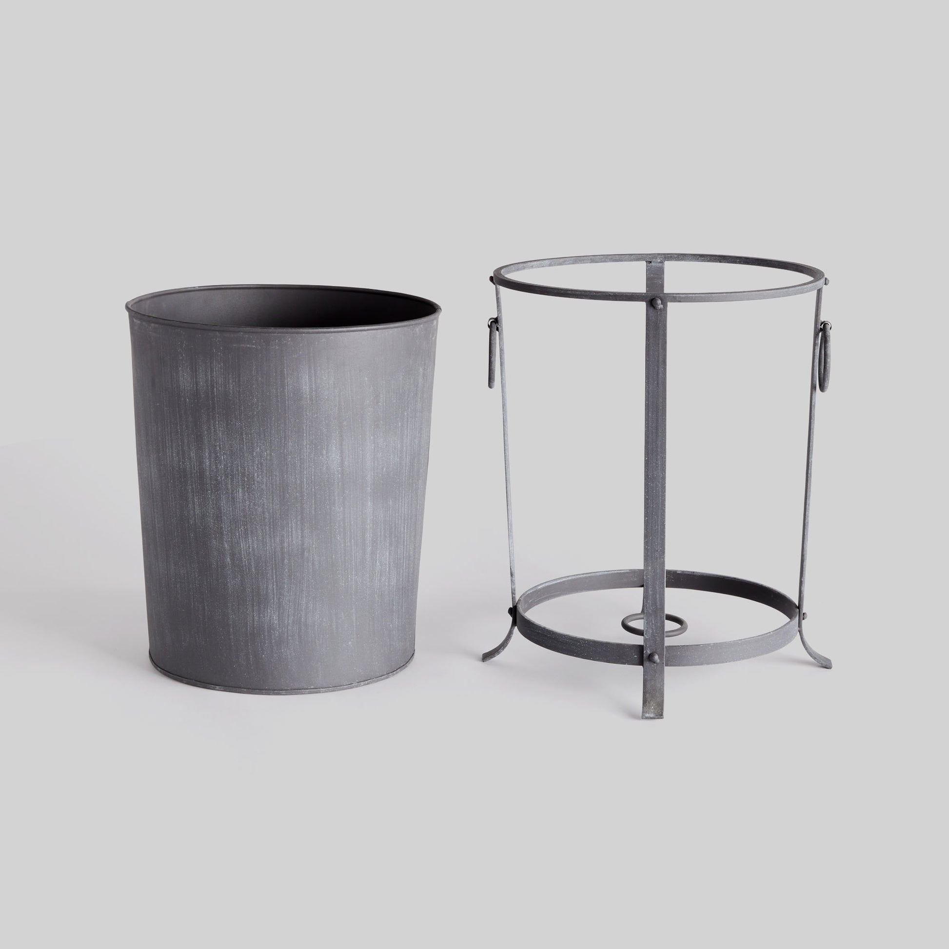 Aged zinc iron medium planter 15.5 inch - stylish home accent (Image2).