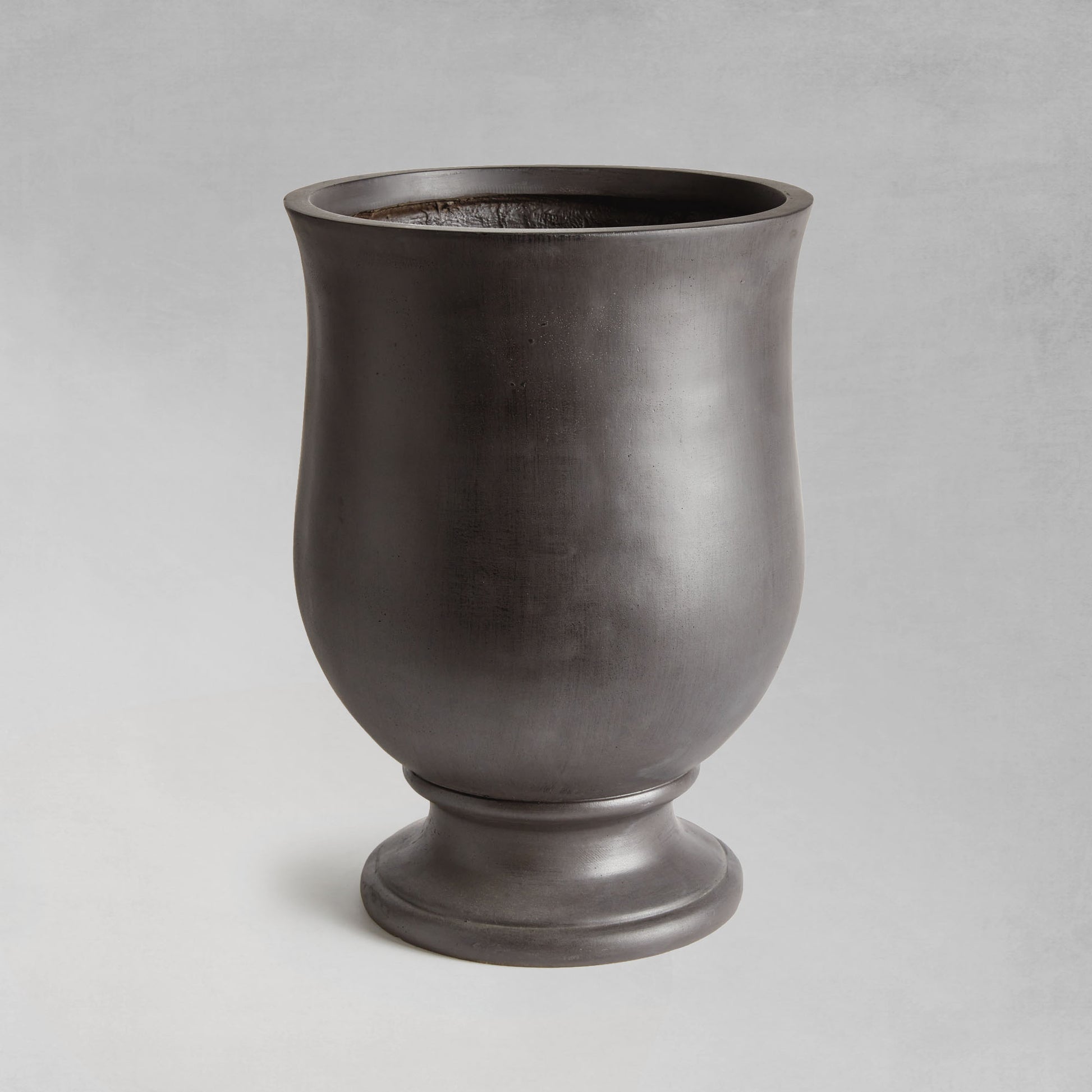 Antique black round footed planter 17.75 inch - stylish home accent (Image1).