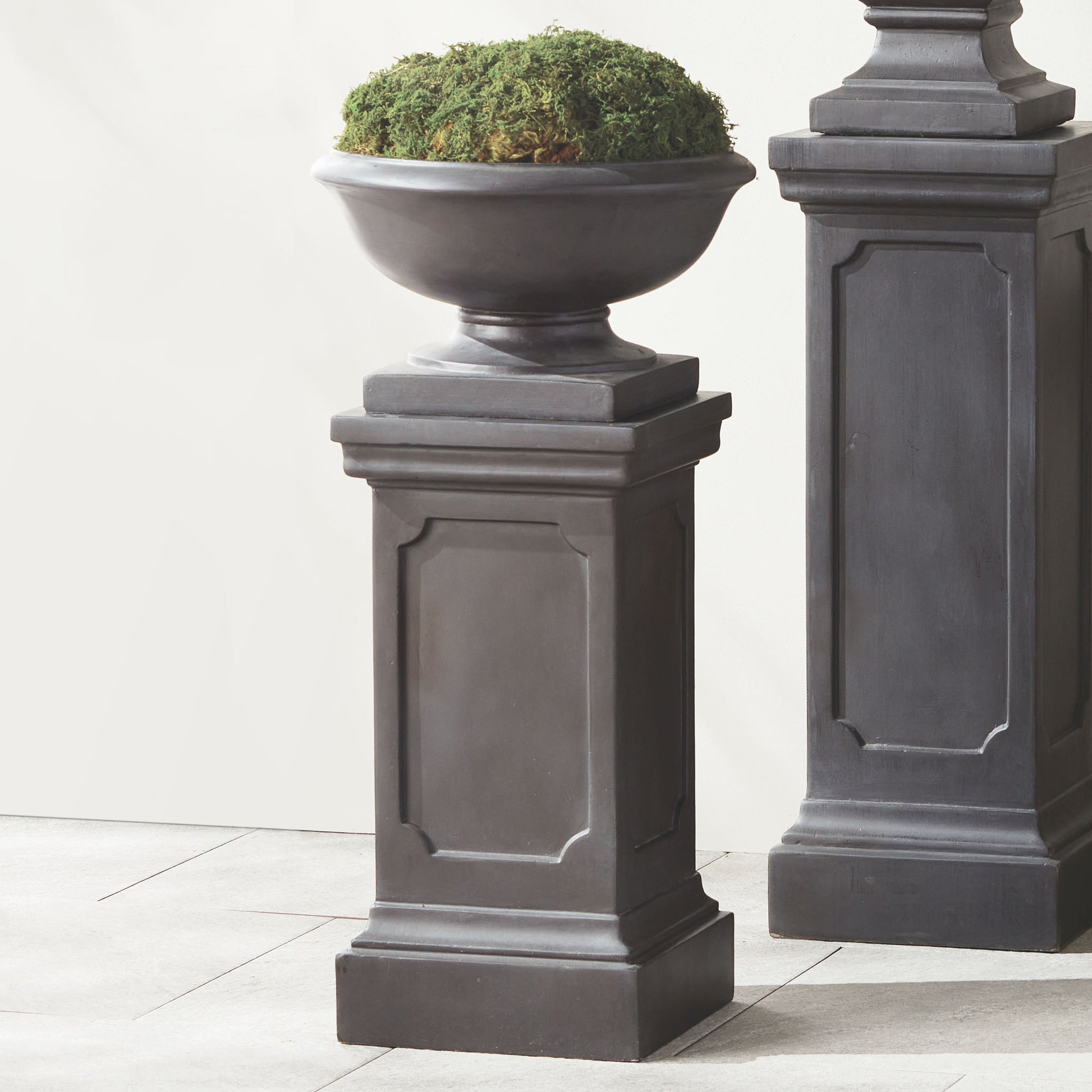 Antique black short pedestal 25.5 inch - stylish home accent (Image5).