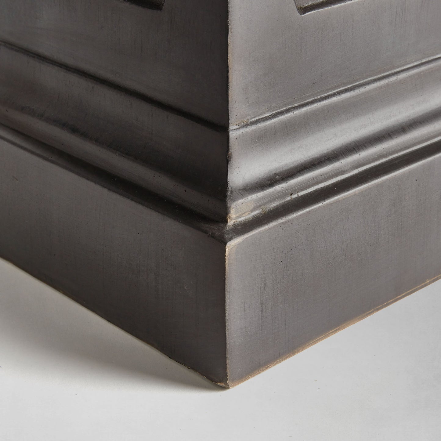 Antique black tall pedestal 35 inch - stylish home accent (Image2).