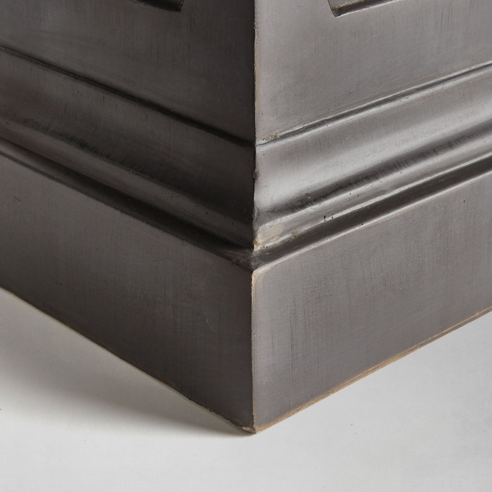 Antique black tall pedestal 35 inch - stylish home accent (Image2).