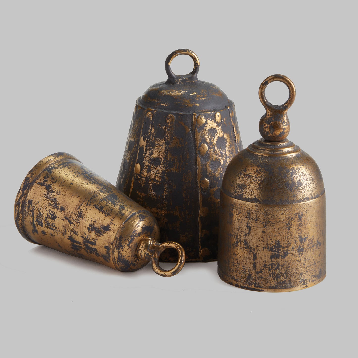 Antique brass aluminum bells (set of 3) - stylish home accent (Image1).