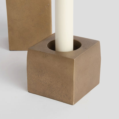 Antique brass candleholders (set of 2) - stylish home accent (Image3).