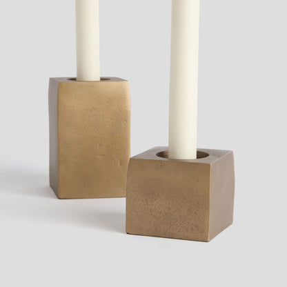 Antique brass candleholders (set of 2) - stylish home accent (Image4).