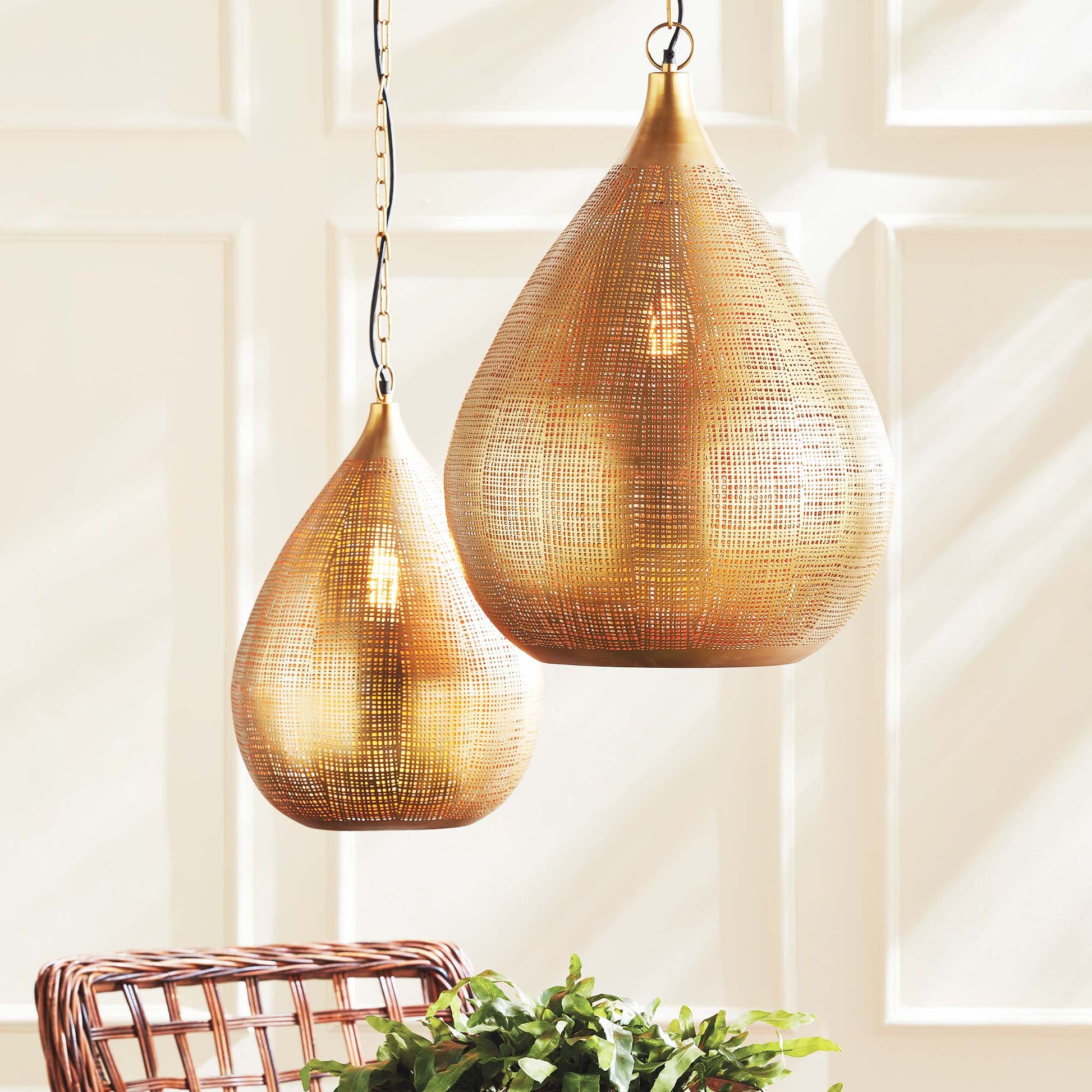 Antique brass woven metal grande pendant 18 inch - stylish home accent (Image3).