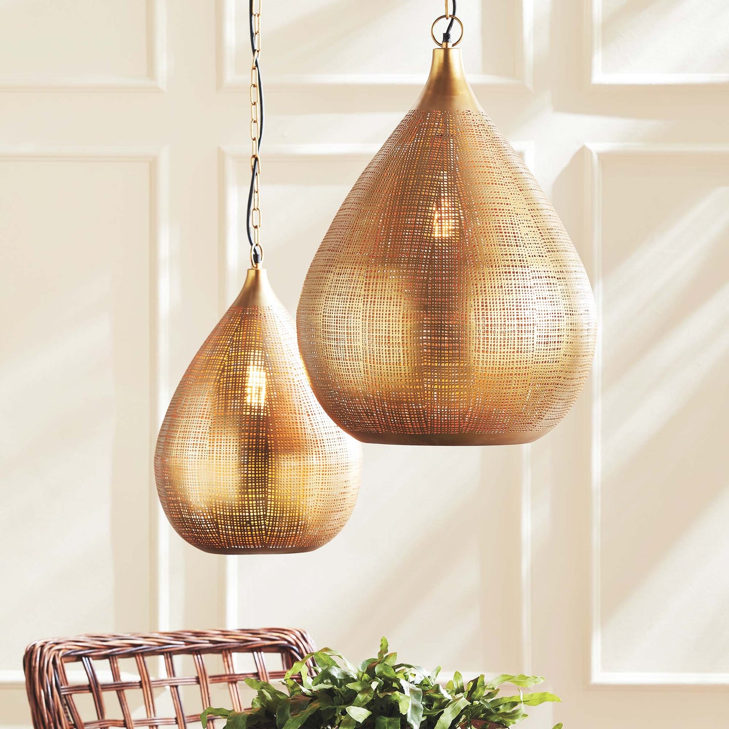 Antique brass woven metal teardrop pendant 13 inch - stylish home accent (Image2).
