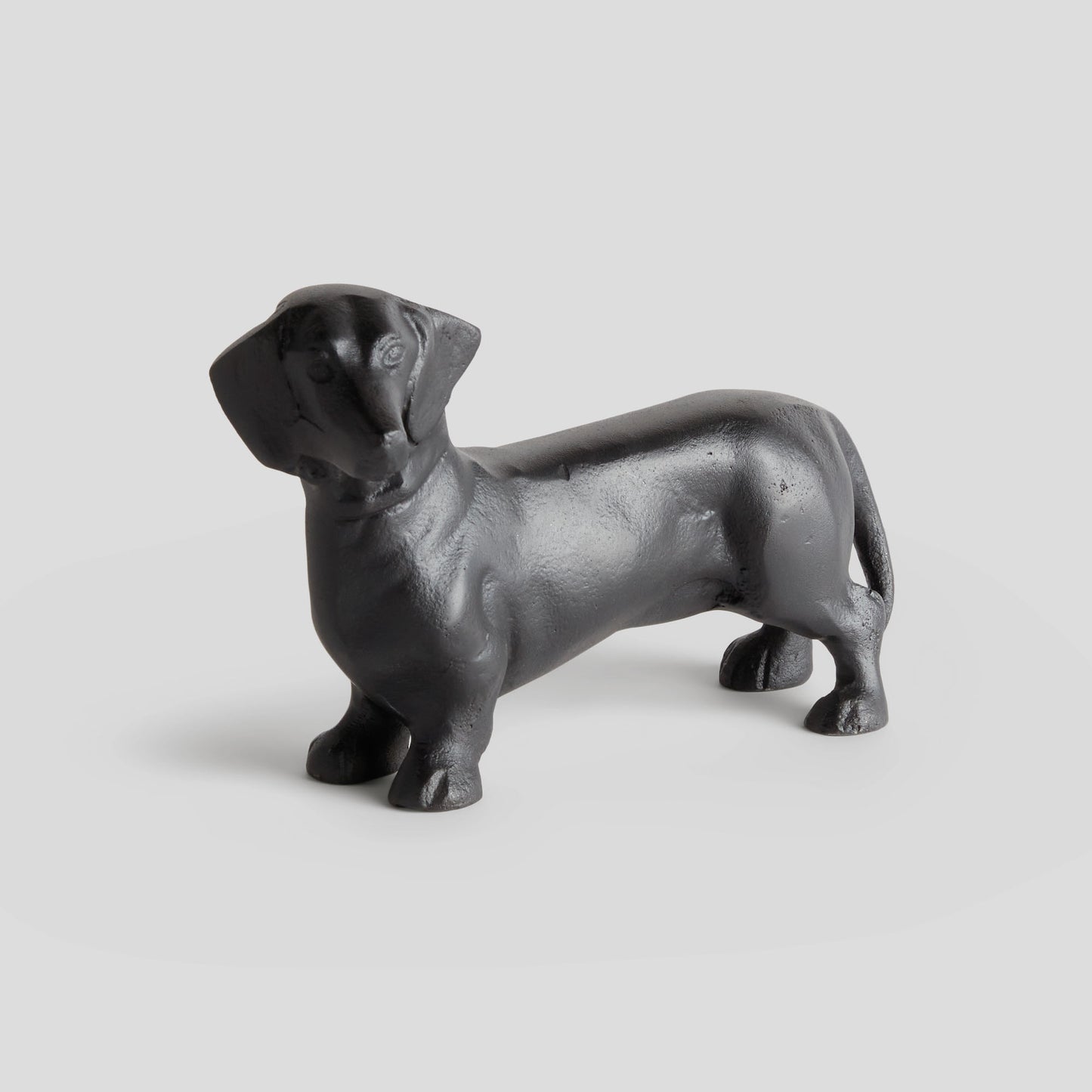 Black aluminum dachshund sculpture - stylish home accent (Image3).