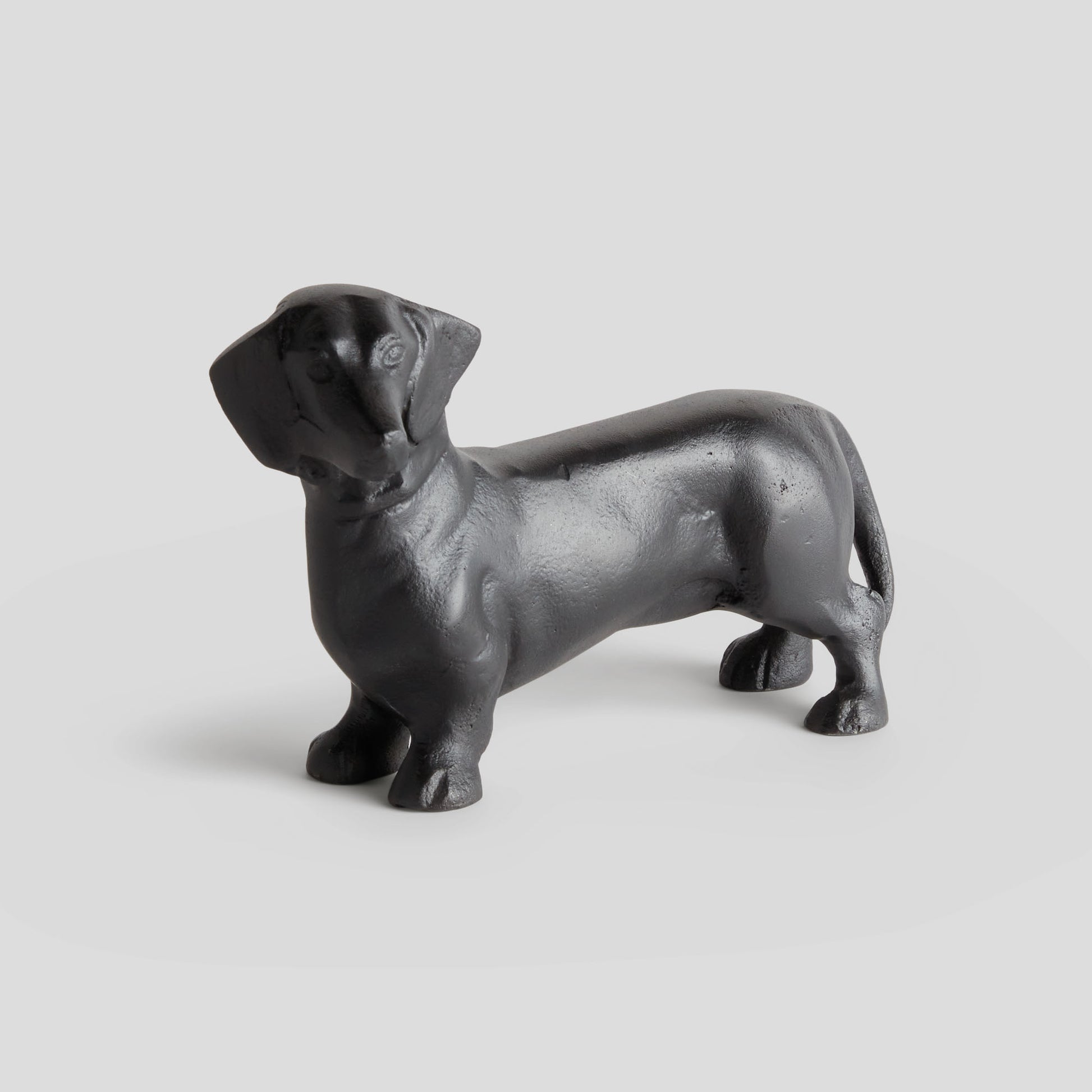 Black aluminum dachshund sculpture - stylish home accent (Image3).