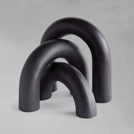 Black arch sculptures (set of 3) - stylish home accent (Image1).