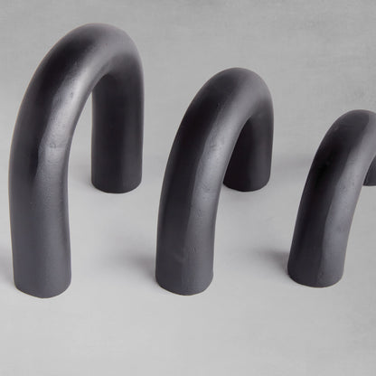 Black arch sculptures (set of 3) - stylish home accent (Image2).