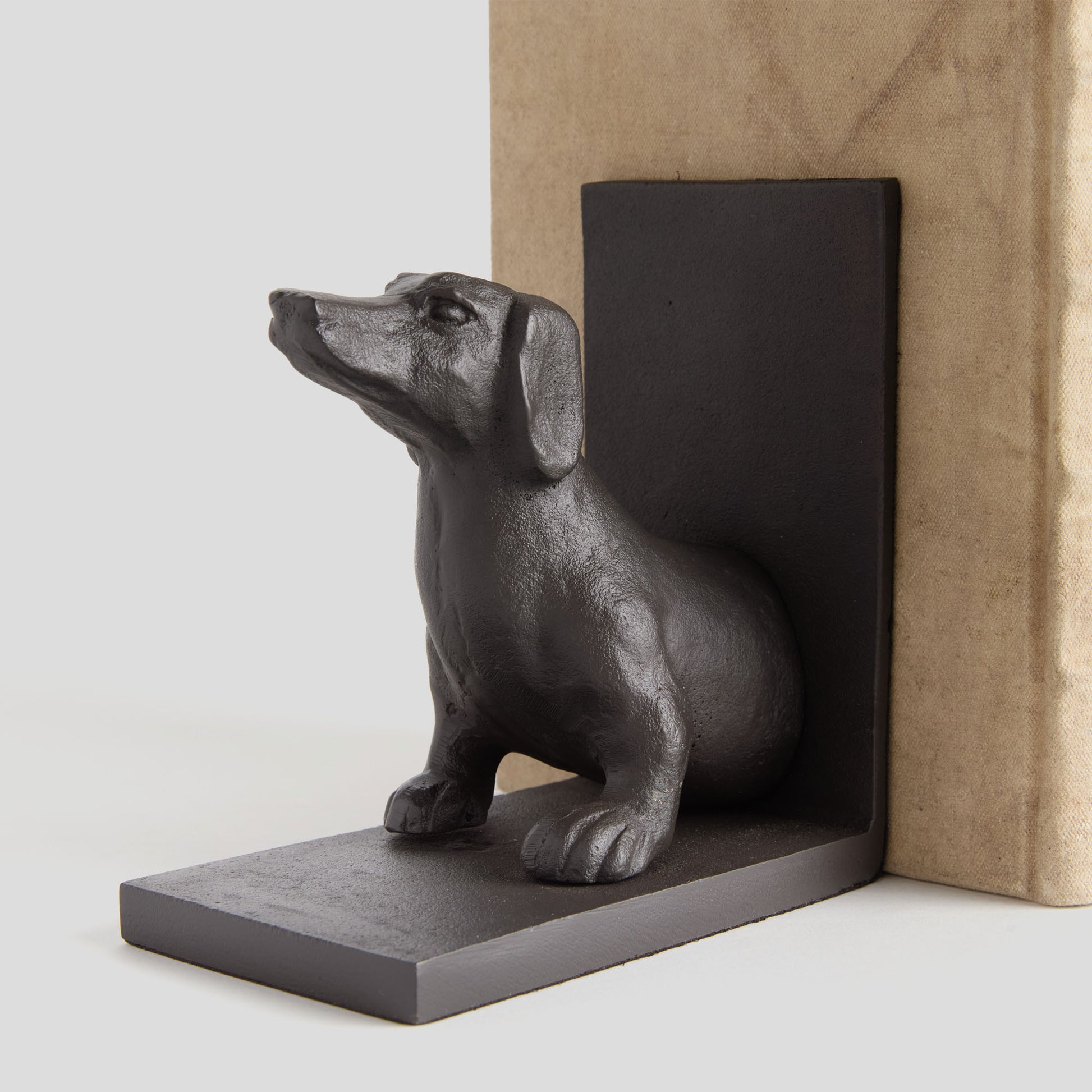 Black bronze cast aluminum dachshund bookends (set of 2) - stylish home accent (Image3).