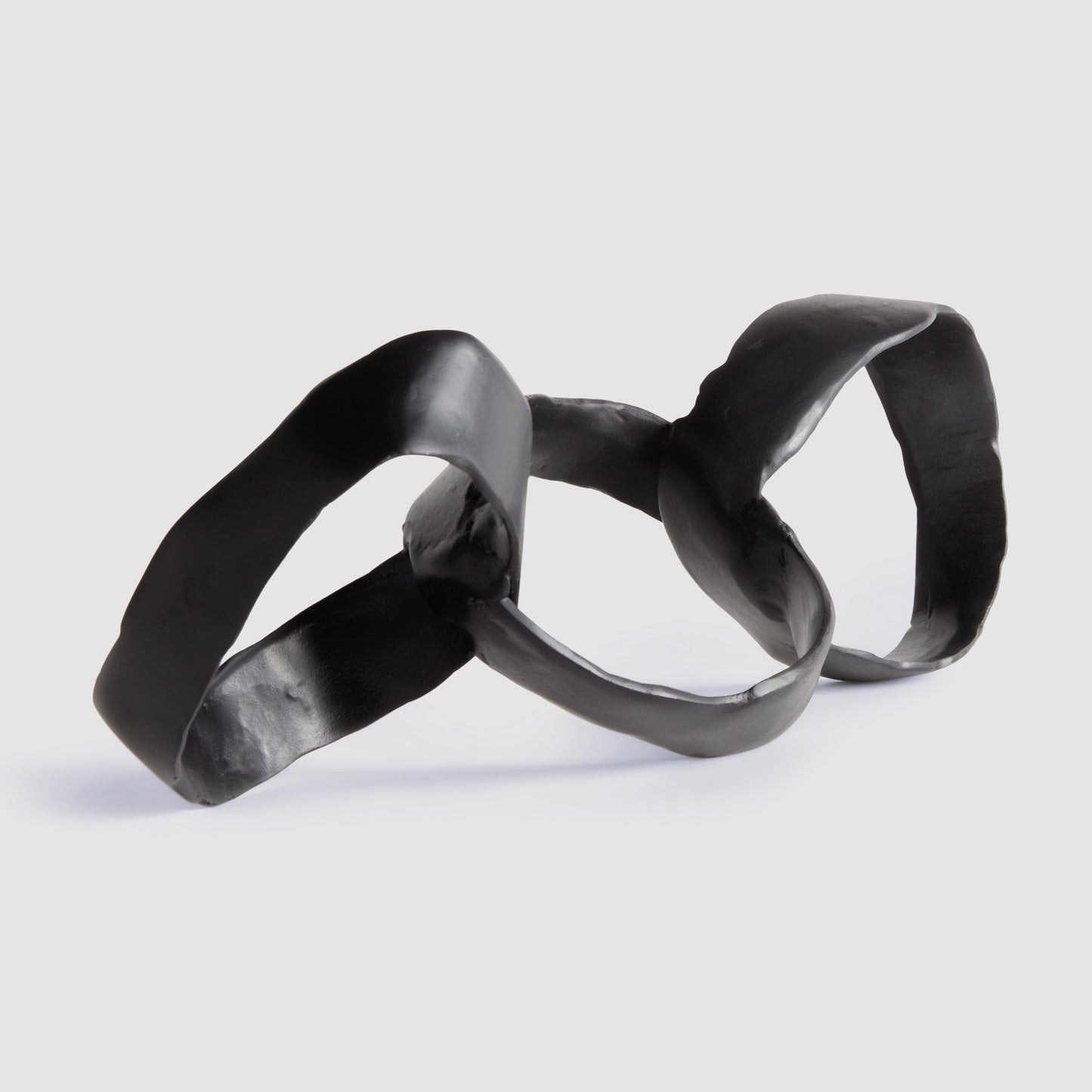 Black chain link aluminum sculpture - stylish home accent (Image1).