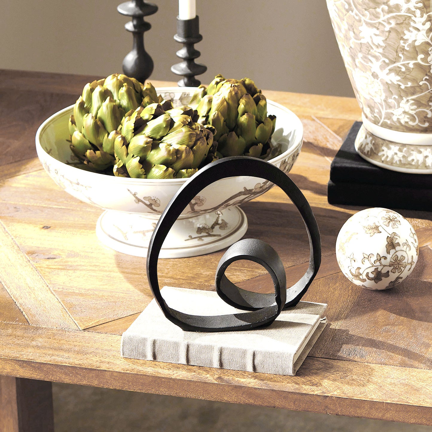 Black matte cast aluminum sculpture - stylish home accent (Image4).