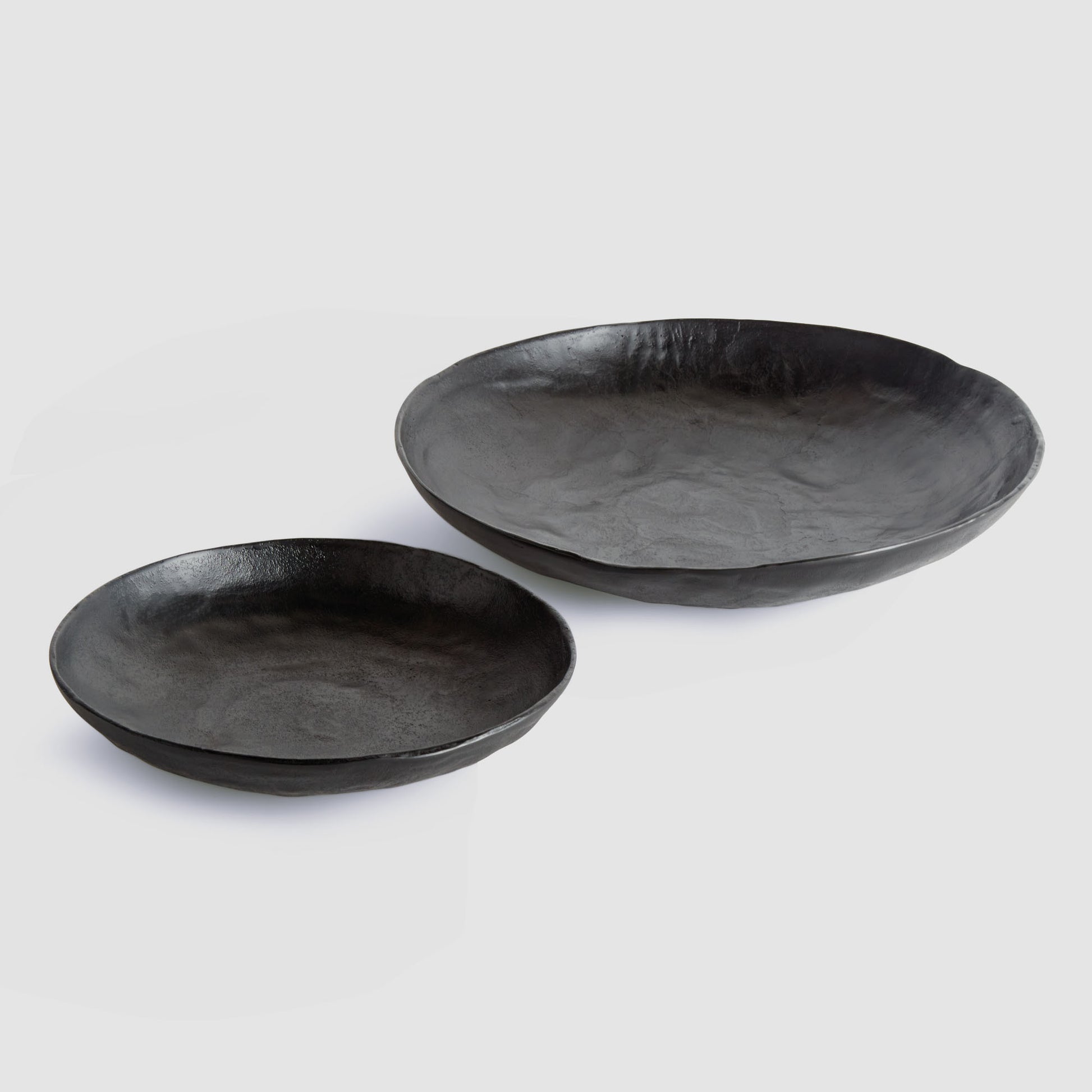 Black textured aluminum round decorative bowls (set of 2) - stylish home accent (Image1).