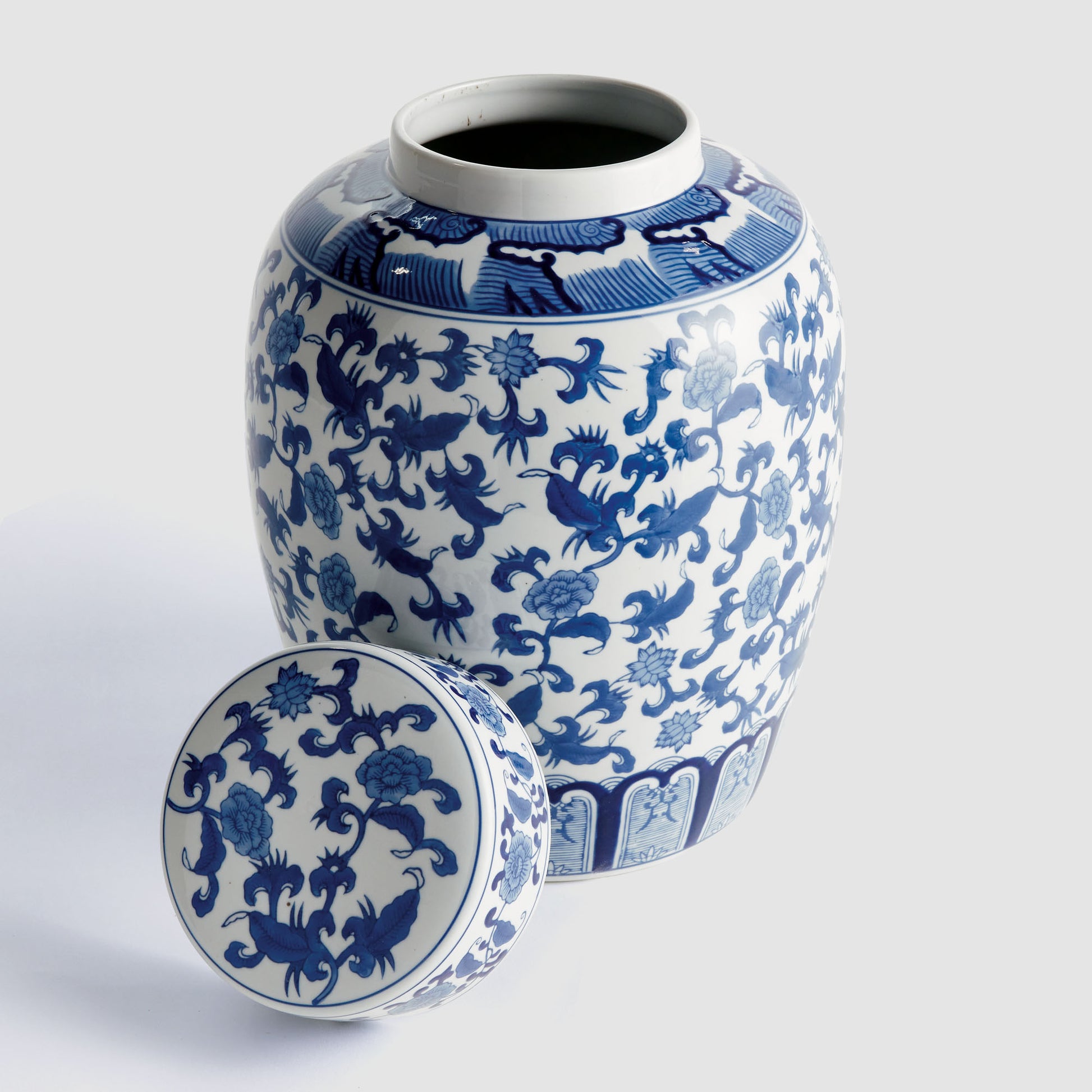 Blue and white ceramic lidded jar - stylish home accent (Image2).