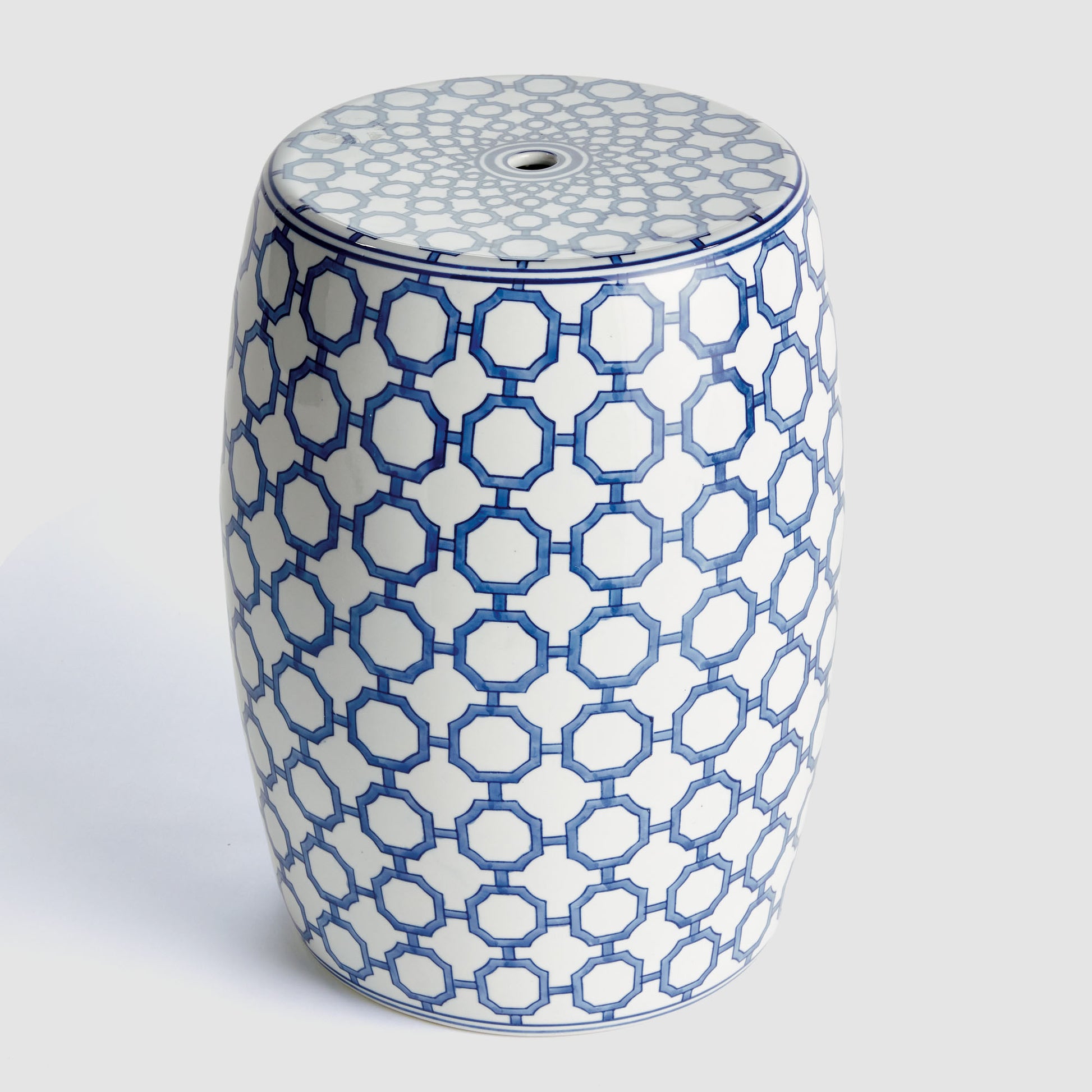 Blue and white chinoiserie ceramic stool - stylish home accent (Image4).