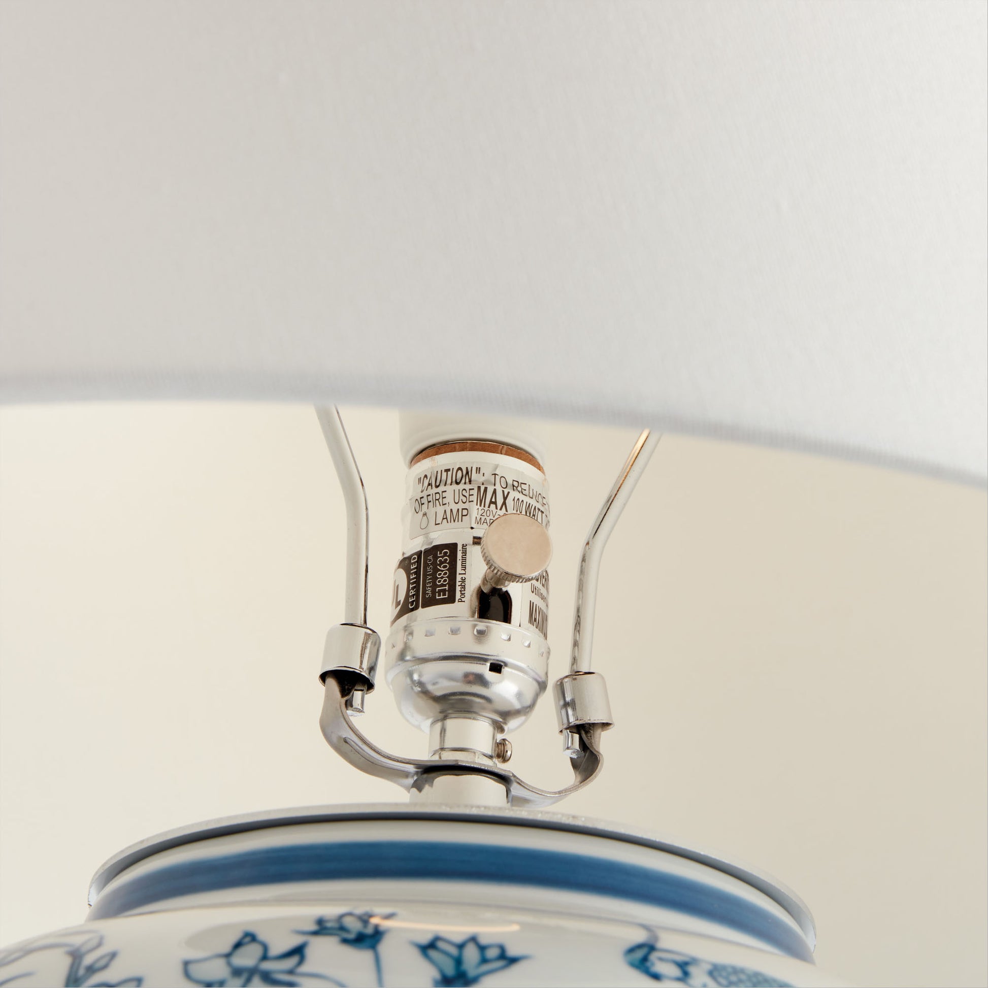 Blue and white chinoiserie hand-painted porcelain lamp - stylish home accent (Image3).