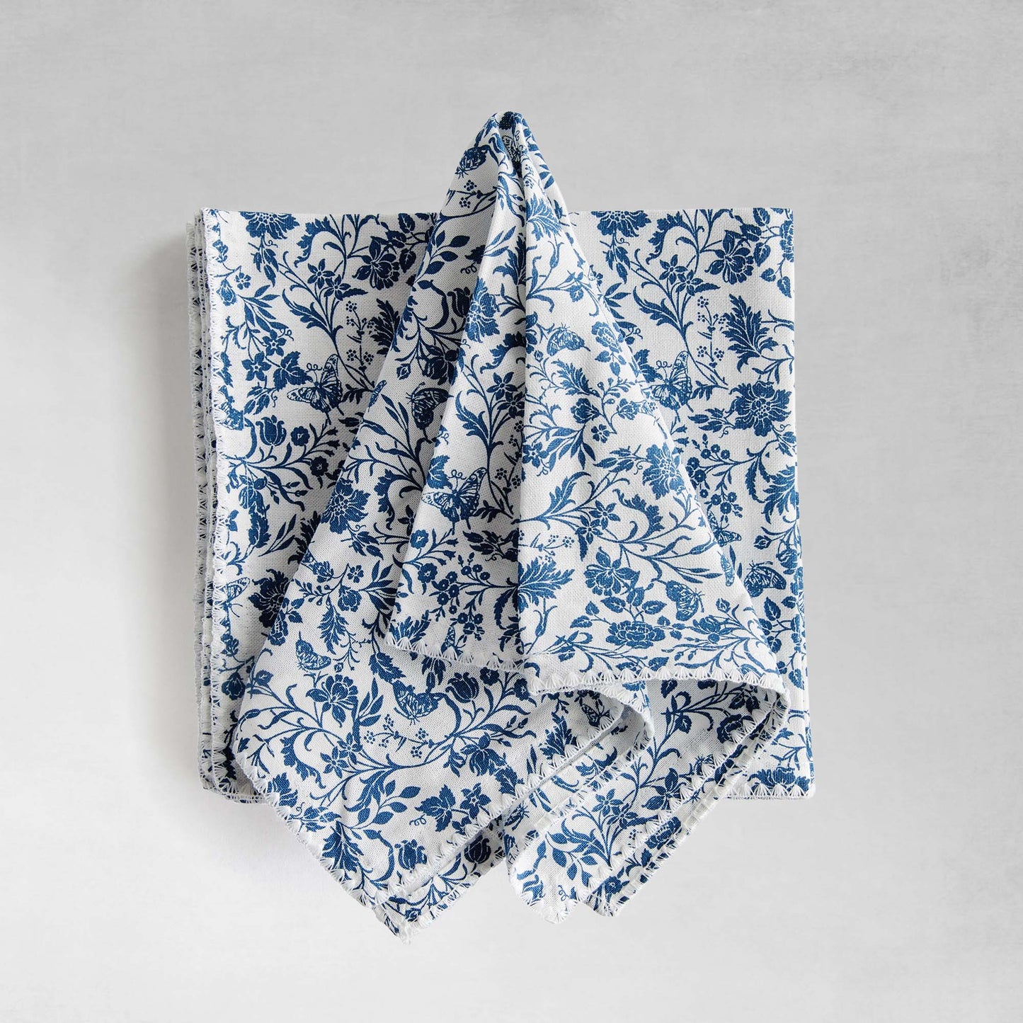 Blue cotton dinner napkins (set of 4) - stylish home accent (Image1).