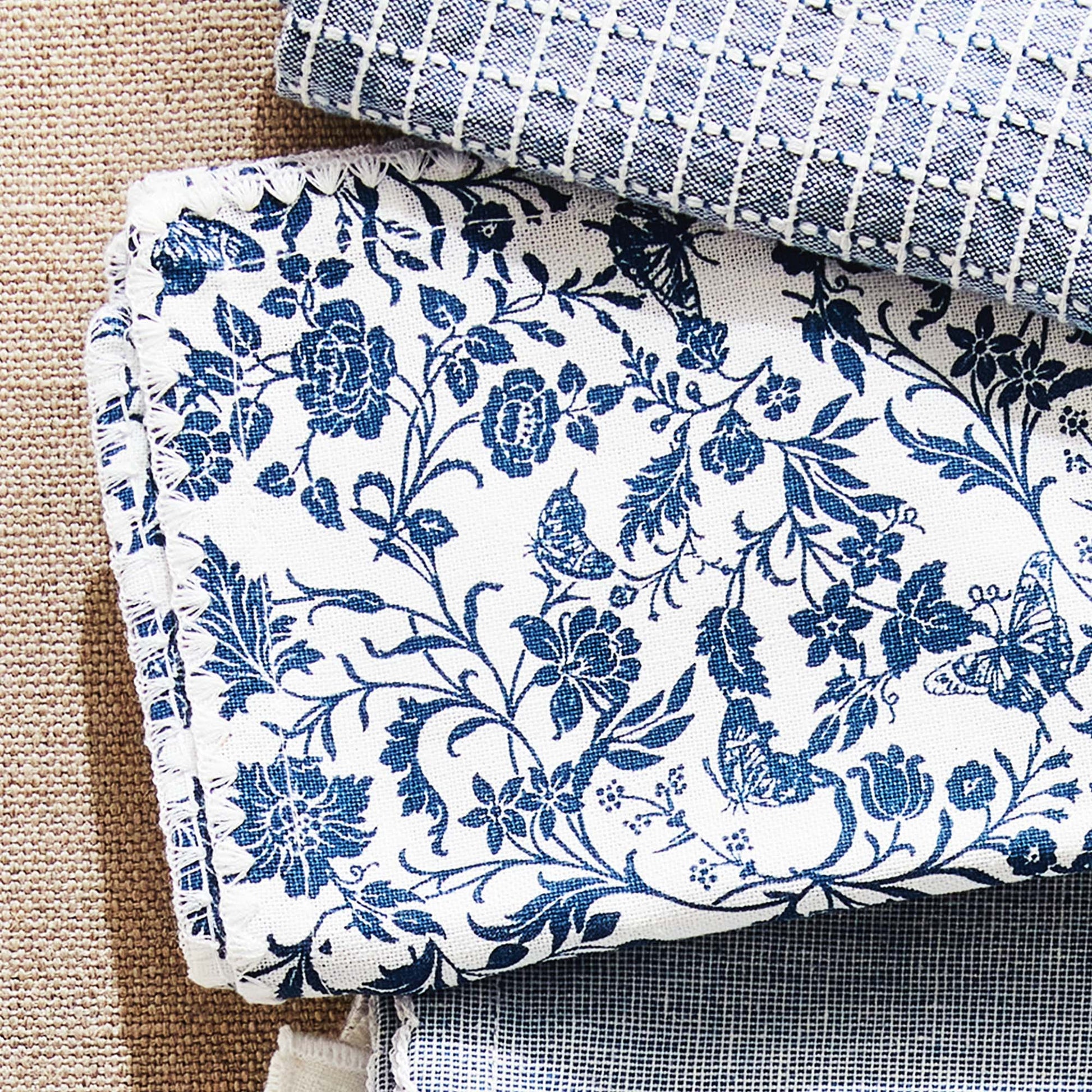 Blue cotton dinner napkins (set of 4) - stylish home accent (Image4).