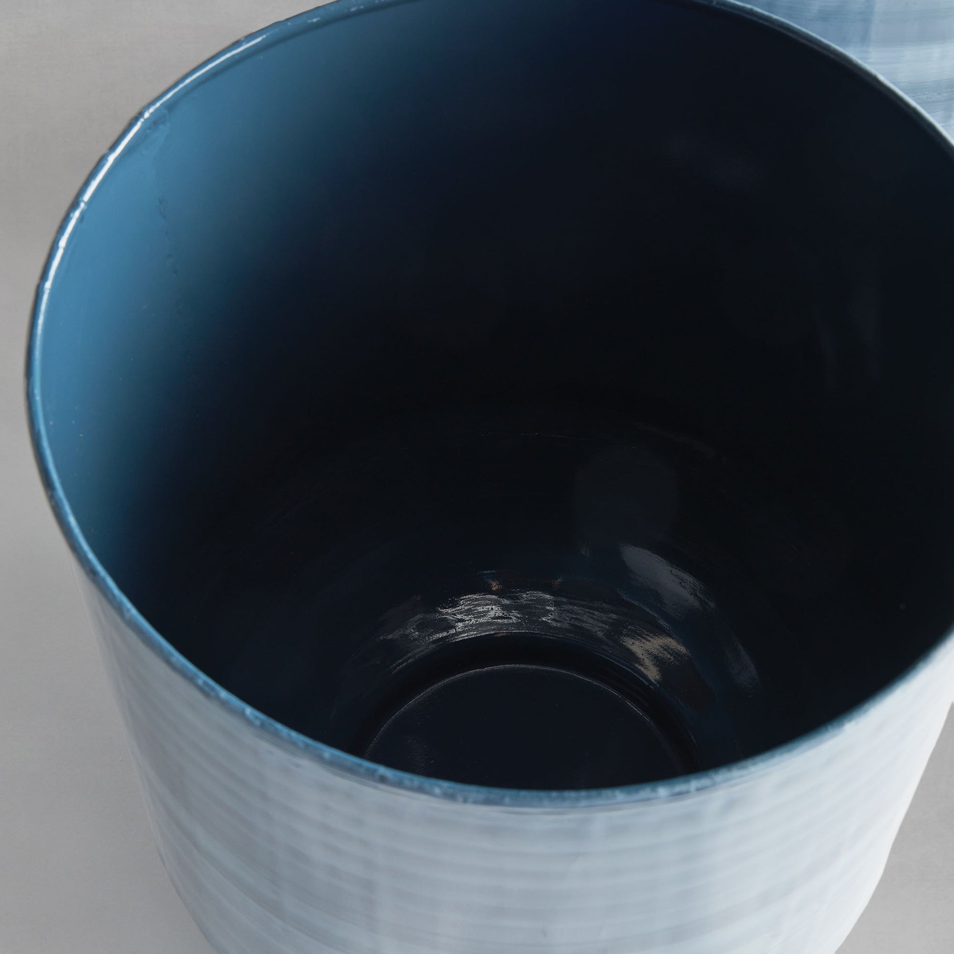 Blue gray drum storage tables (set of 2) - stylish home accent (Image2).