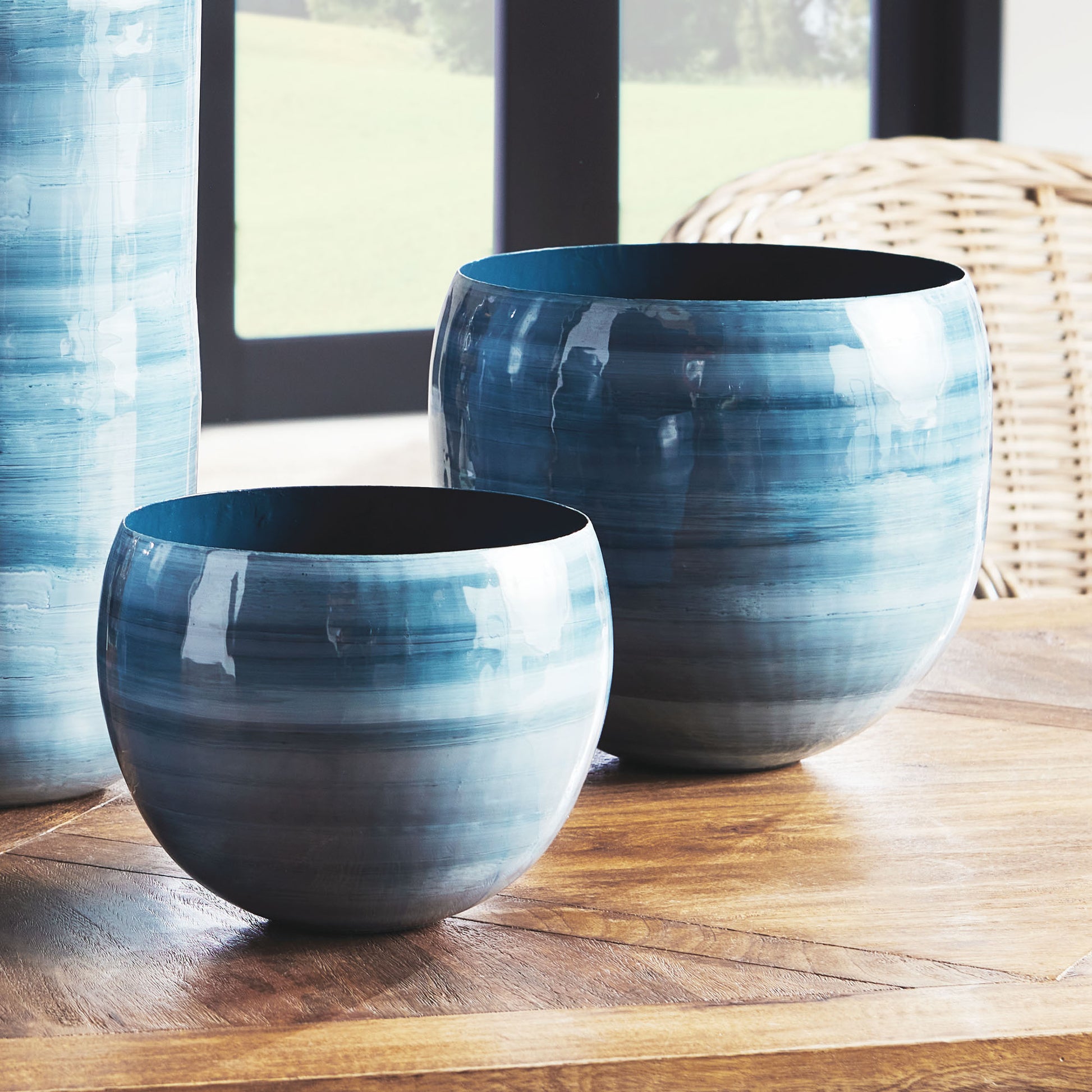 Blue gray hand-painted iron cachepots (set of 2) - stylish home accent (Image4).