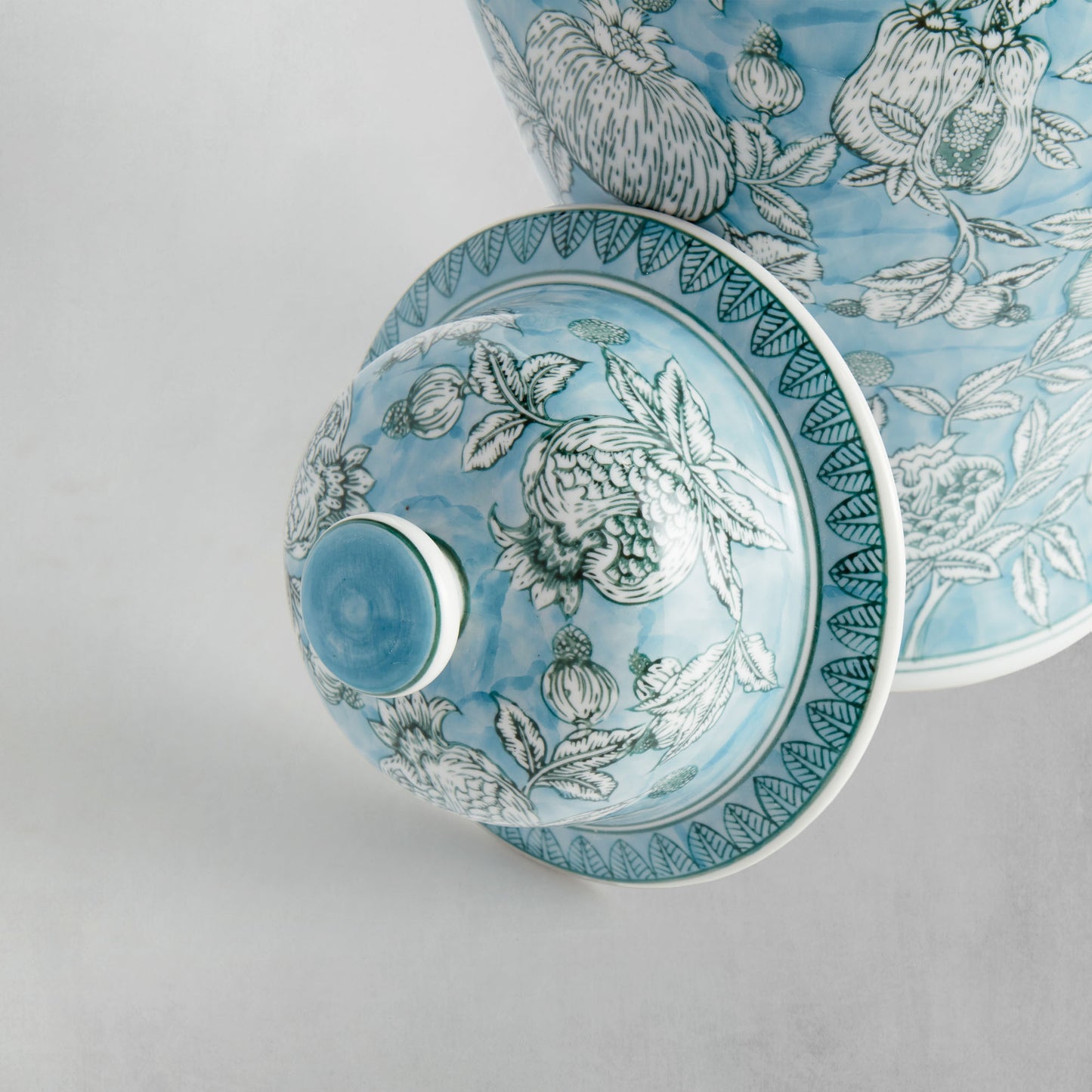 Blue hand-painted porcelain ginger jar - stylish home accent (Image2).