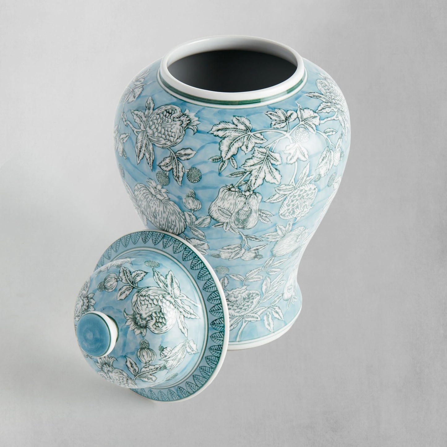 Blue hand-painted porcelain ginger jar - stylish home accent (Image3).