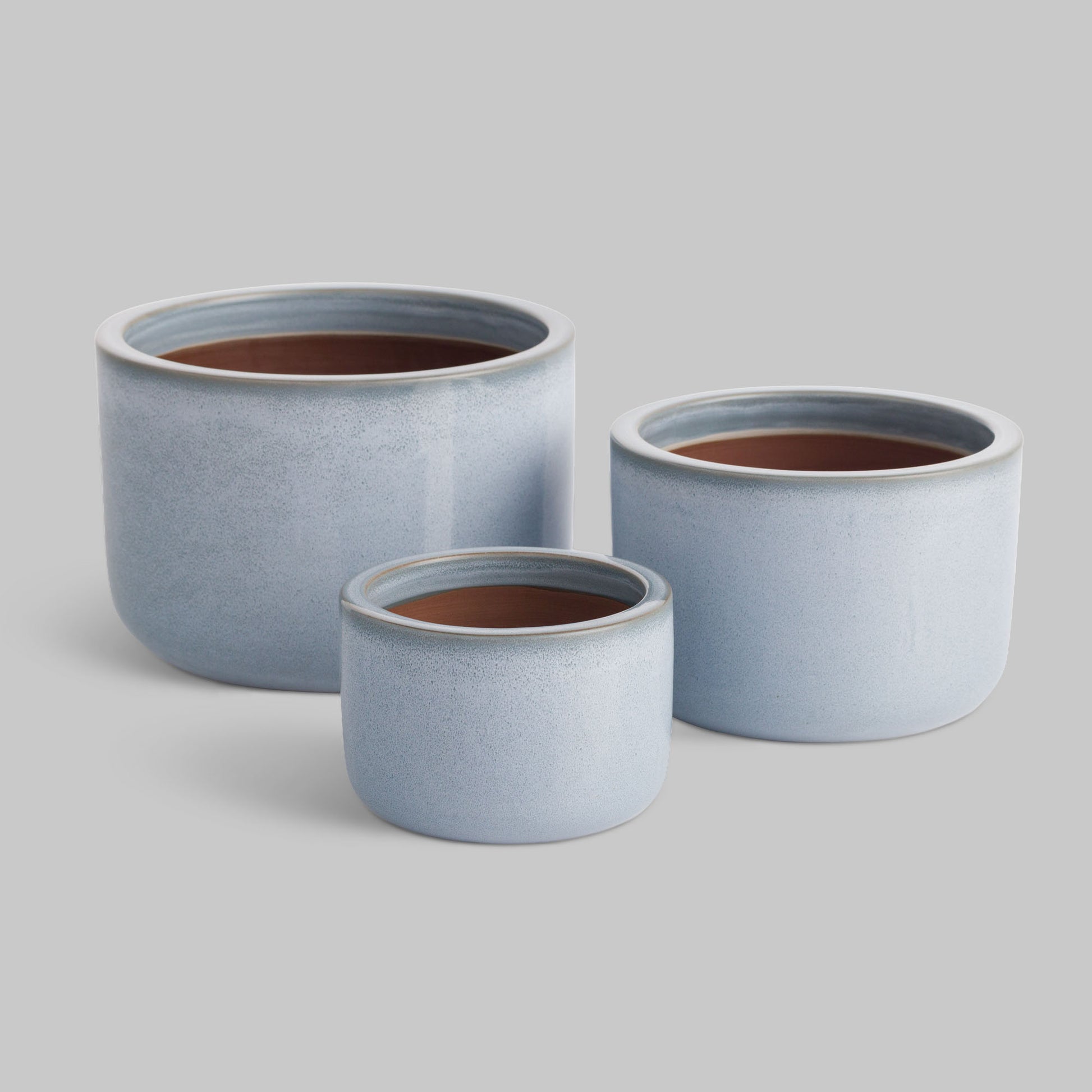 Blue reactive glaze ceramic pots (set of 3) - stylish home accent (Image1).