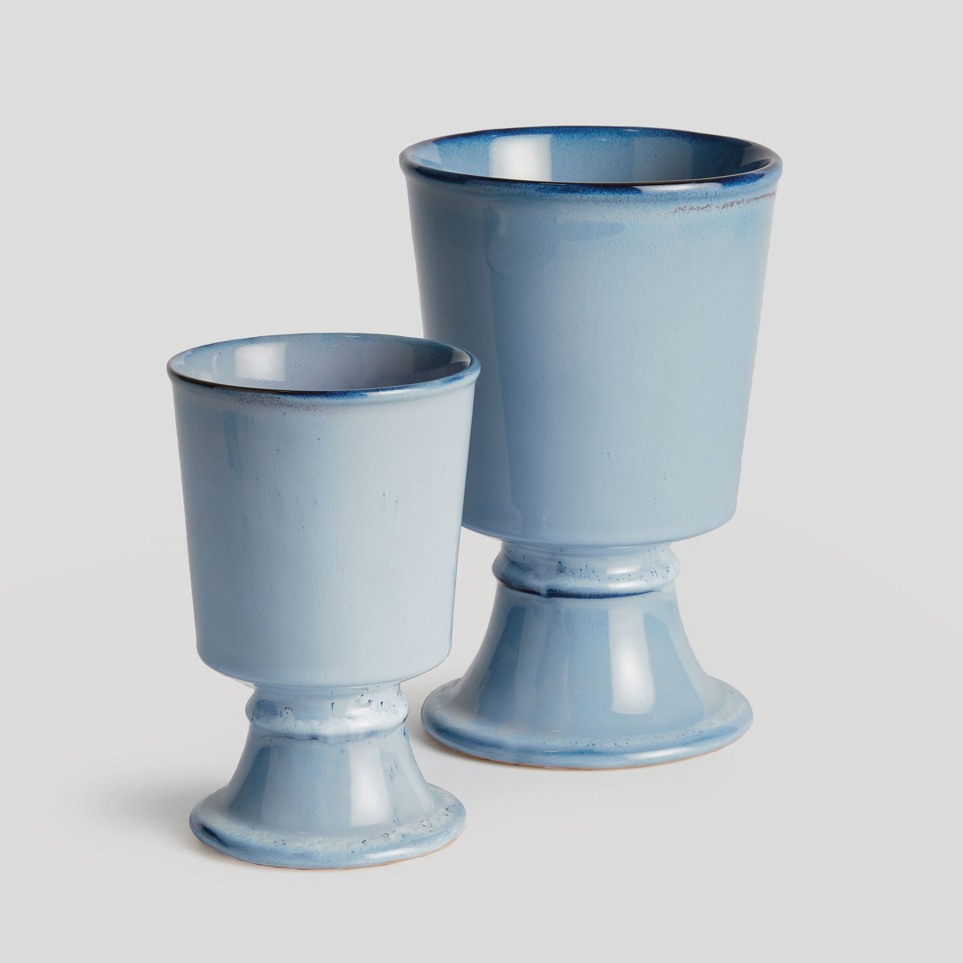 Blue reactive glaze stoneware cachepots (set of 2) - stylish home accent (Image1).