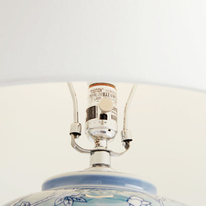 Blue white hand-painted chinoiserie porcelain lamp - stylish home accent (Image3).