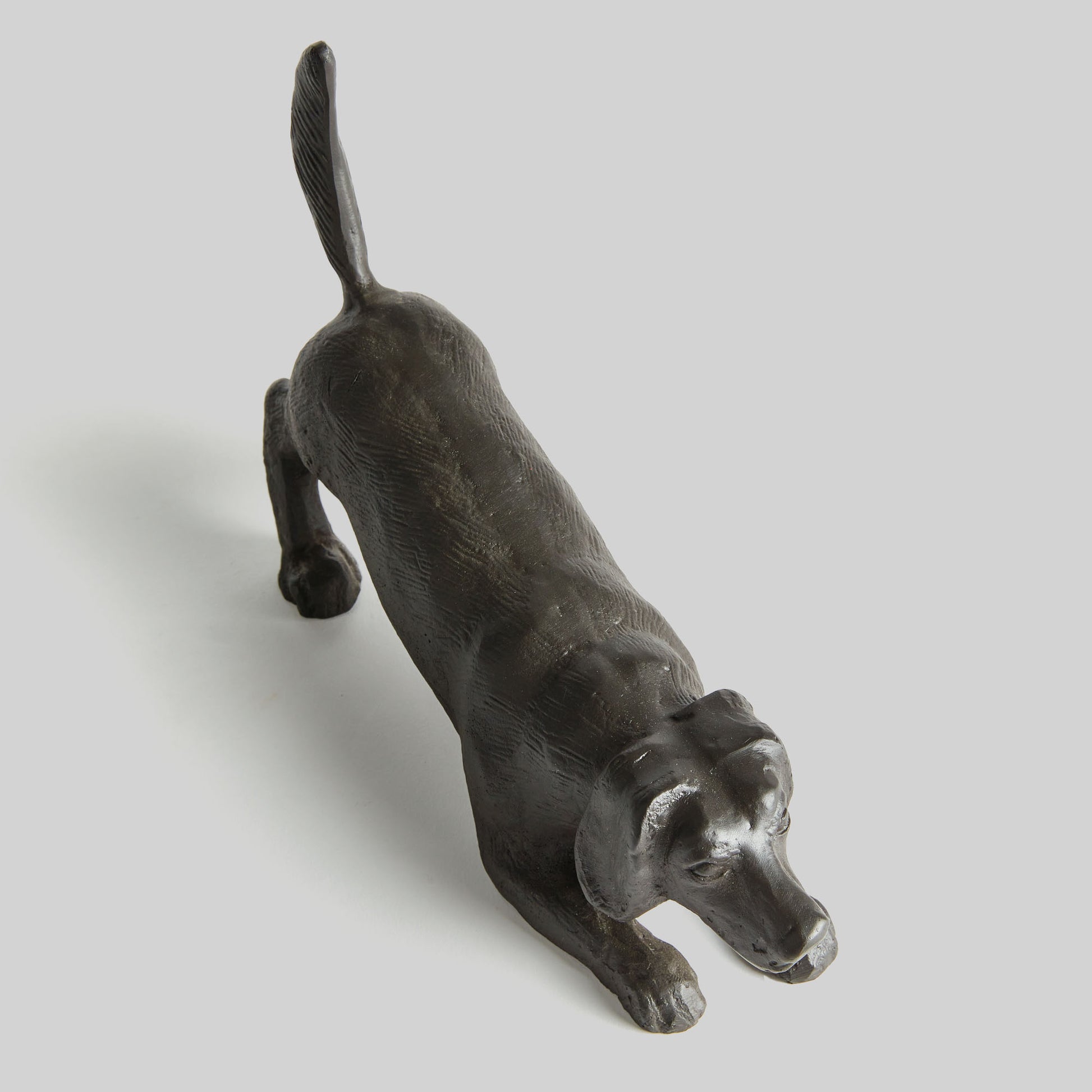 Bronze play bow dog decorative object - stylish home accent (Image2).