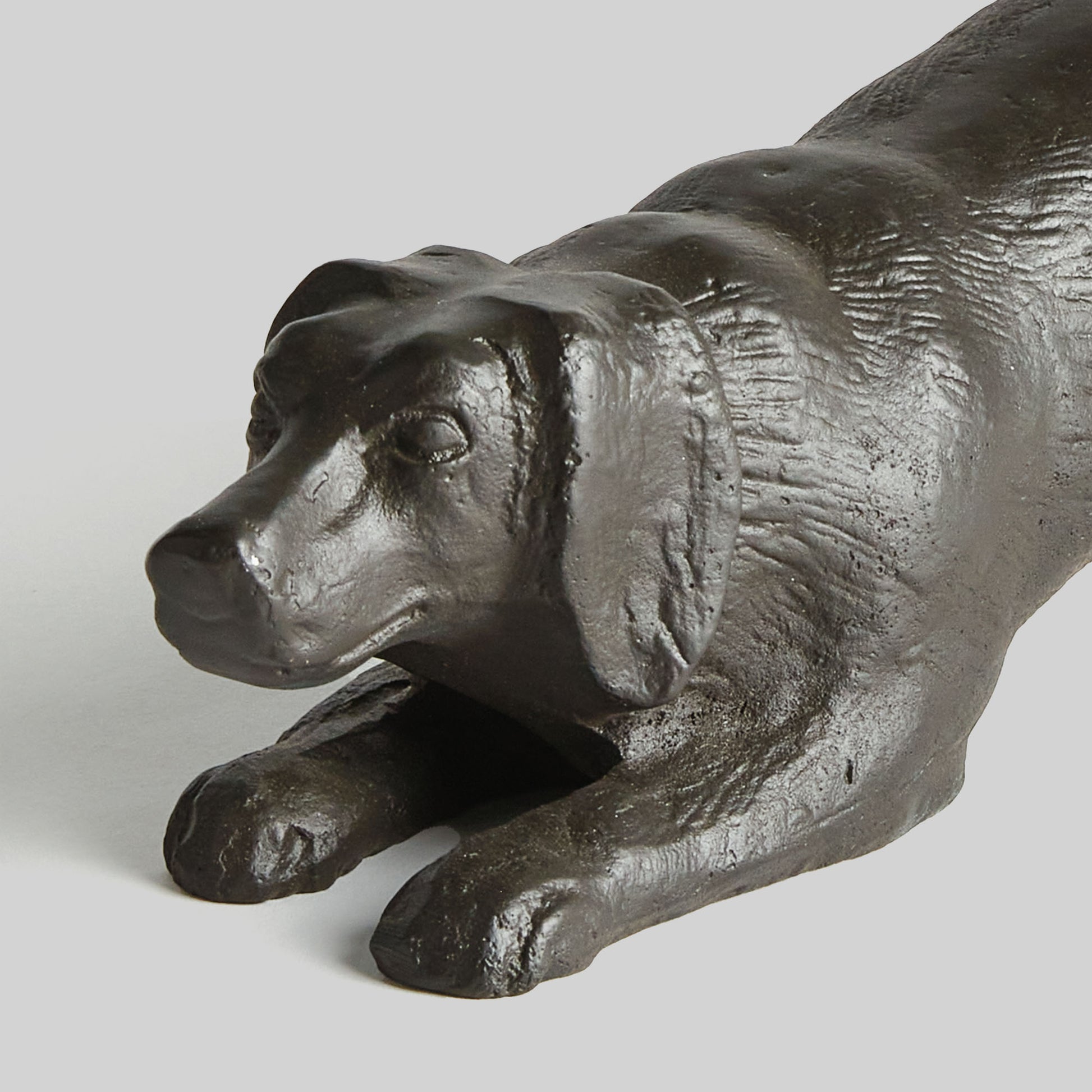 Bronze play bow dog decorative object - stylish home accent (Image4).