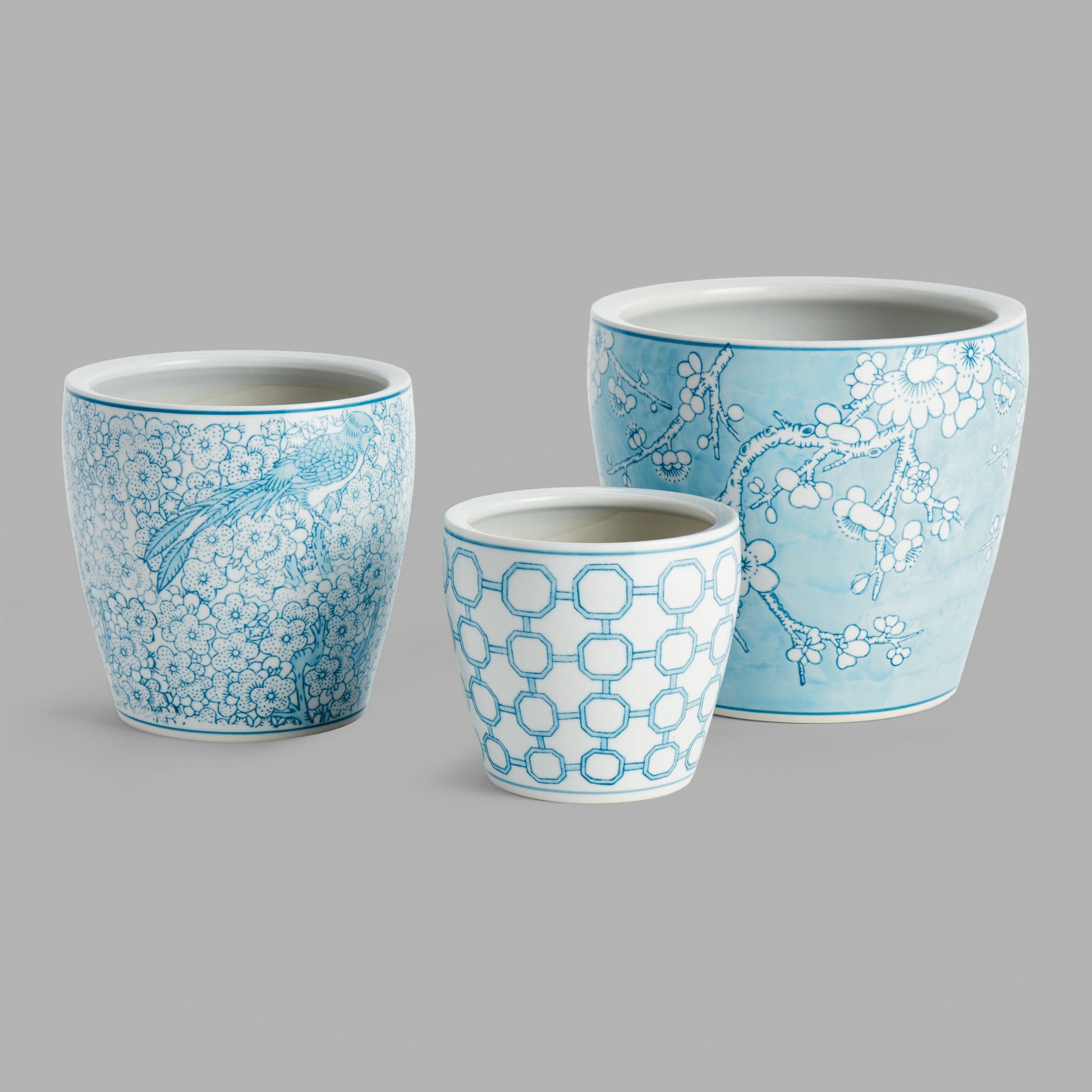Chinoiserie blue hand-painted porcelain flower pots (set of 3) - stylish home accent (Image1).