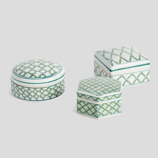 Chinoiserie green porcelain lidded boxes (set of 3) - stylish home accent (Image1).
