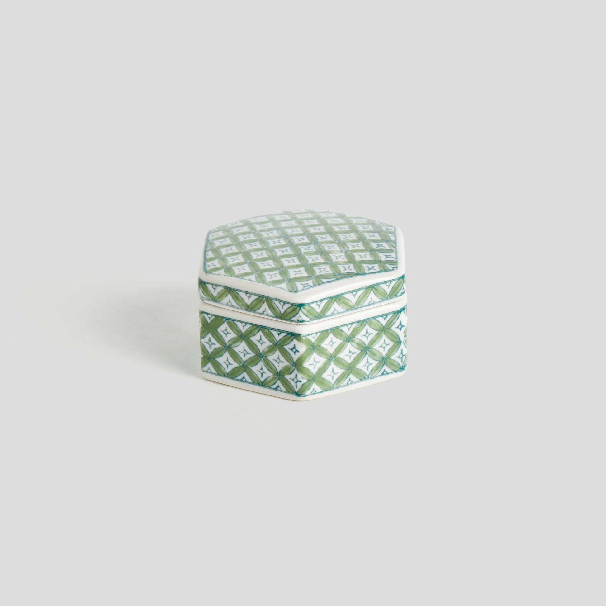 Chinoiserie green porcelain lidded boxes (set of 3) - stylish home accent (Image4).