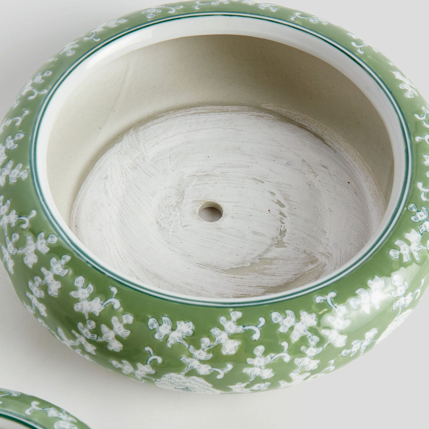 Chinoiserie green porcelain low pots (set of 2) - stylish home accent (Image2).