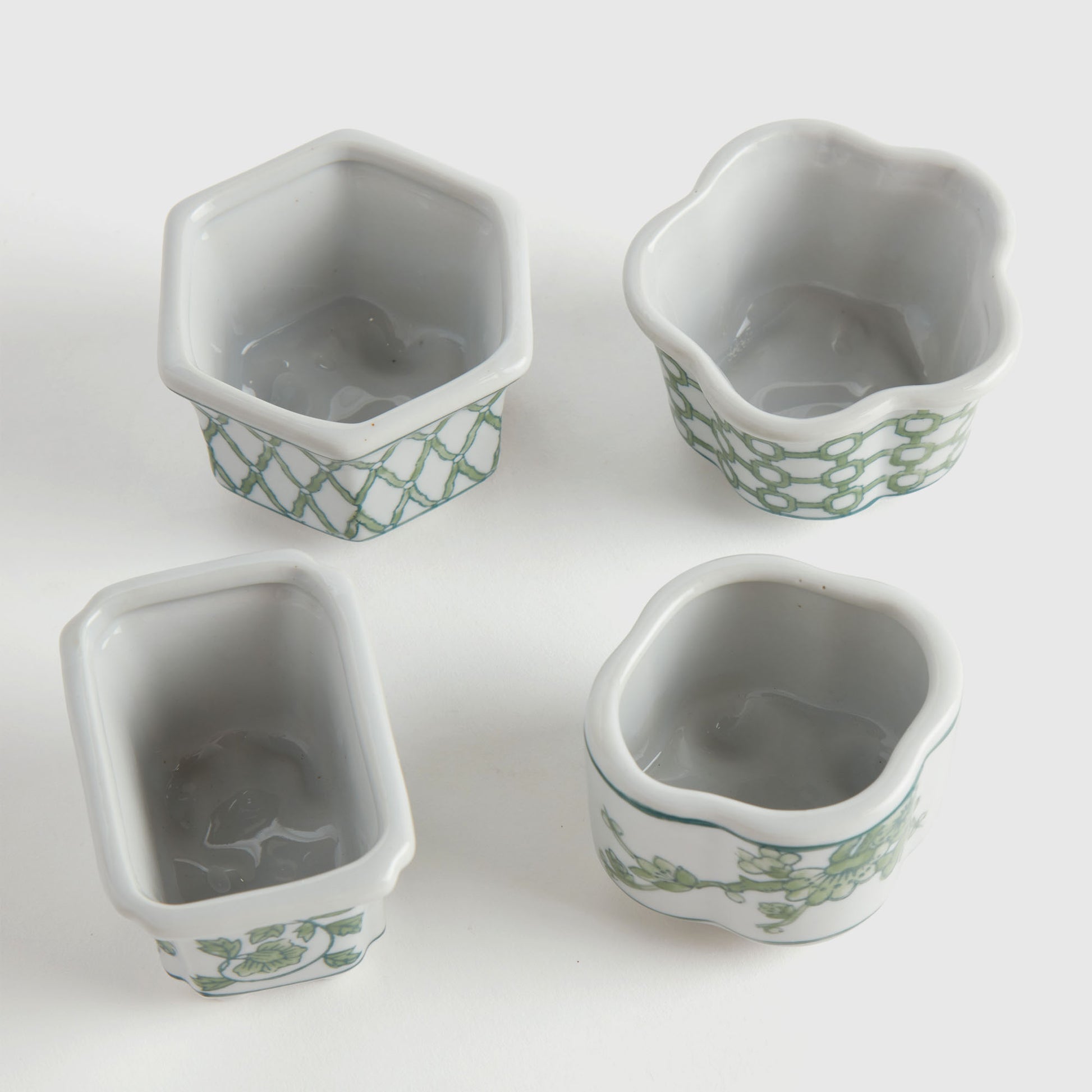Chinoiserie green porcelain mini pots (set of 4) - stylish home accent (Image2).