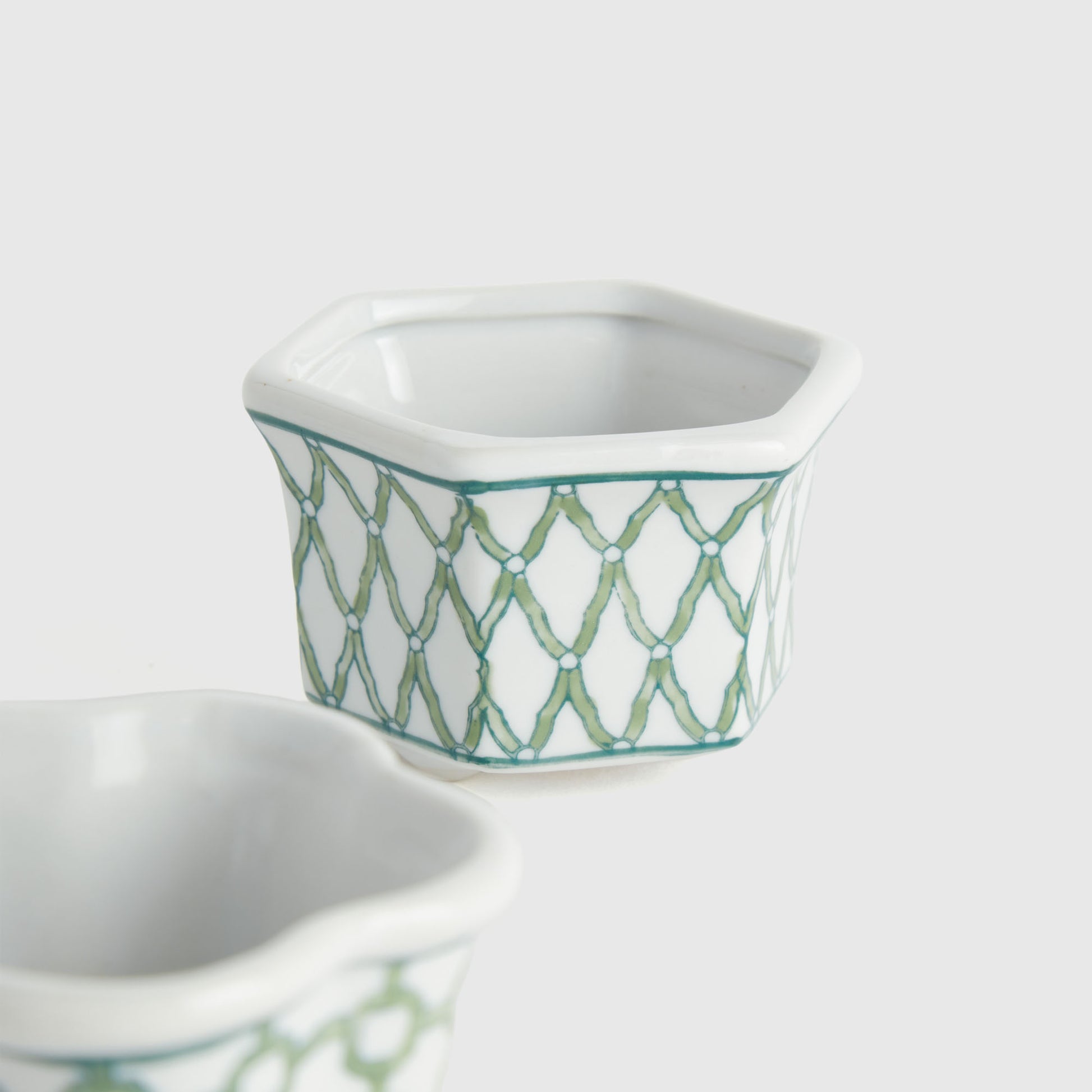 Chinoiserie green porcelain mini pots (set of 4) - stylish home accent (Image3).