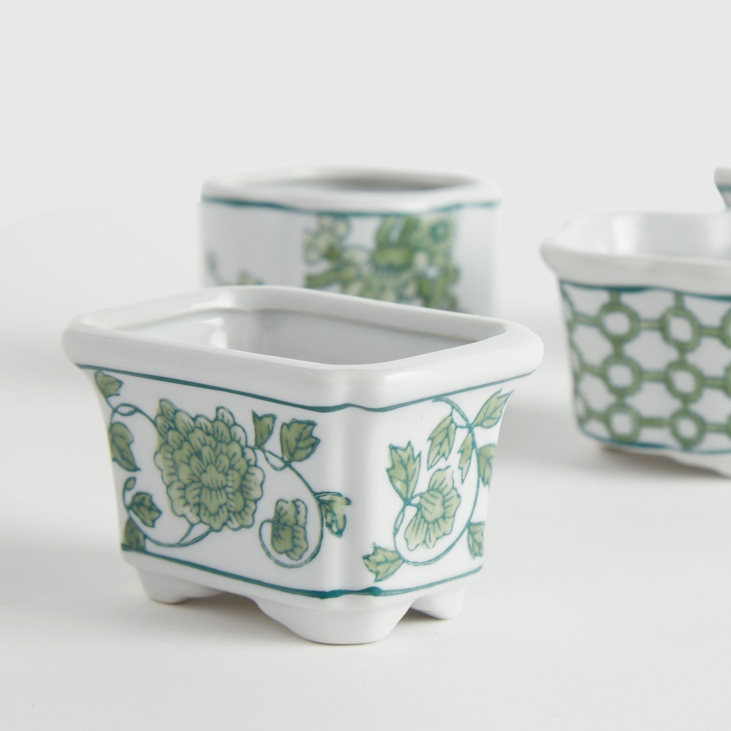 Chinoiserie green porcelain mini pots (set of 4) - stylish home accent (Image6).