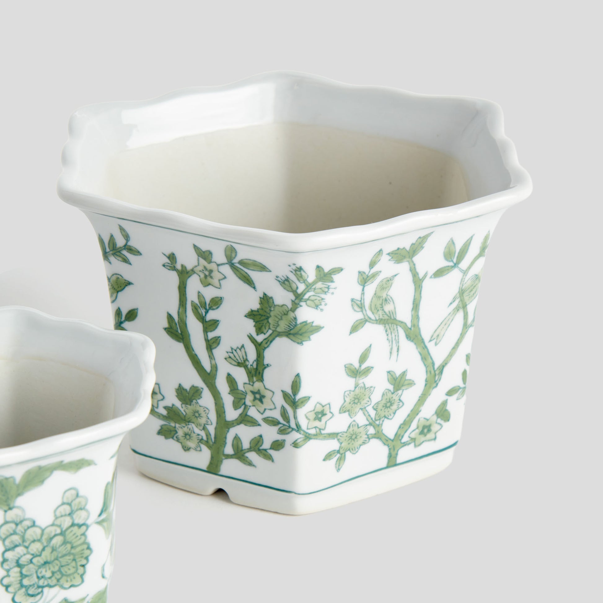 Chinoiserie green porcelain pots (set of 3) - stylish home accent (Image5).