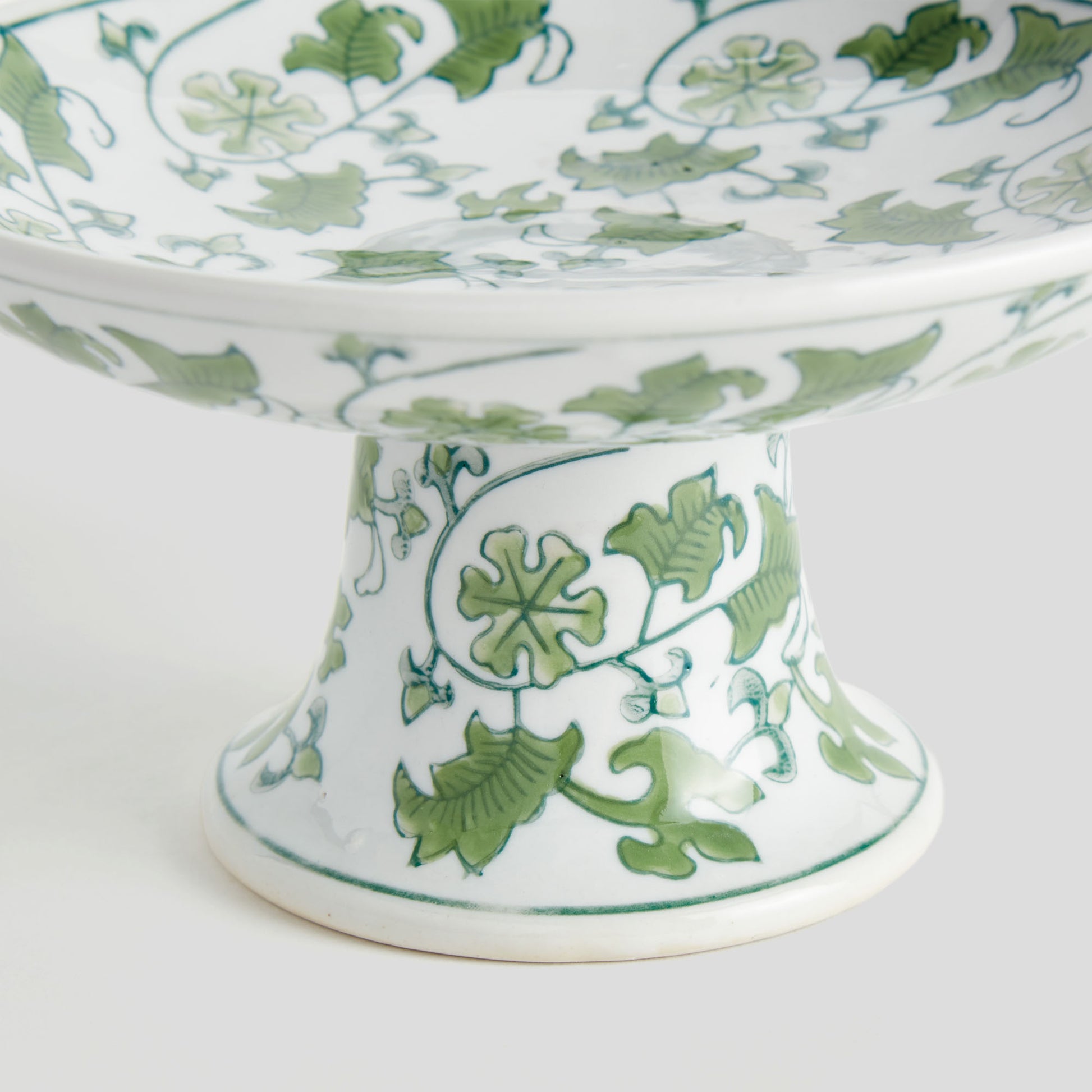 Chinoiserie green porcelain small compote - stylish home accent (Image3).