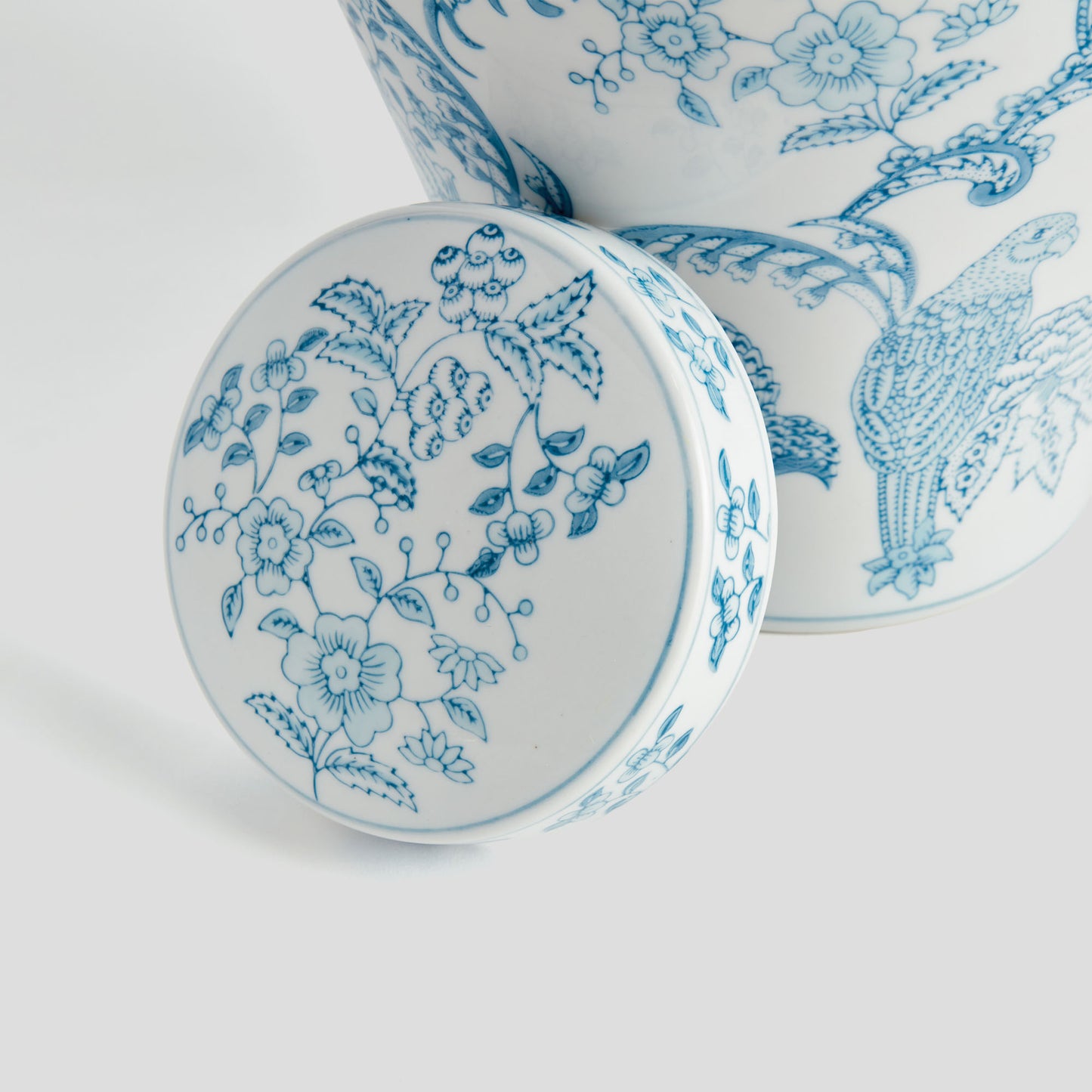 Chinoiserie light blue hand-painted porcelain ginger jar - stylish home accent (Image2).