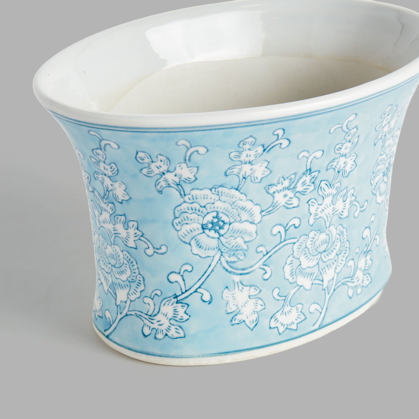 Chinoiserie light blue hand-painted porcelain small cachepot - stylish home accent (Image3).