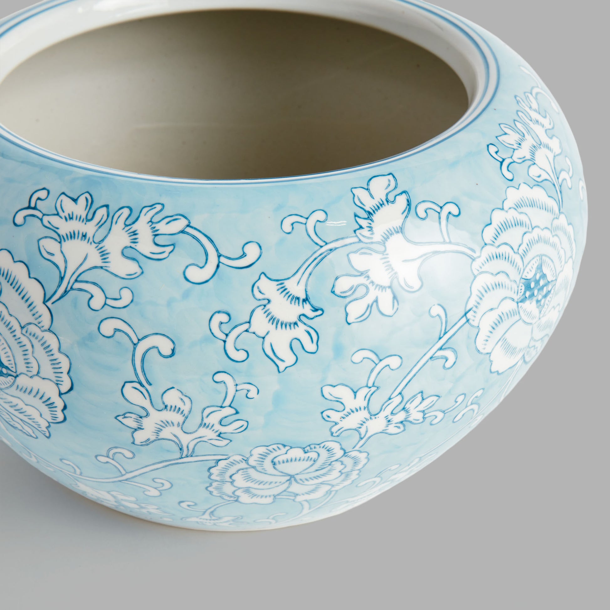 Chinoiserie light blue hand-painted porcelain small pot - stylish home accent (Image2).