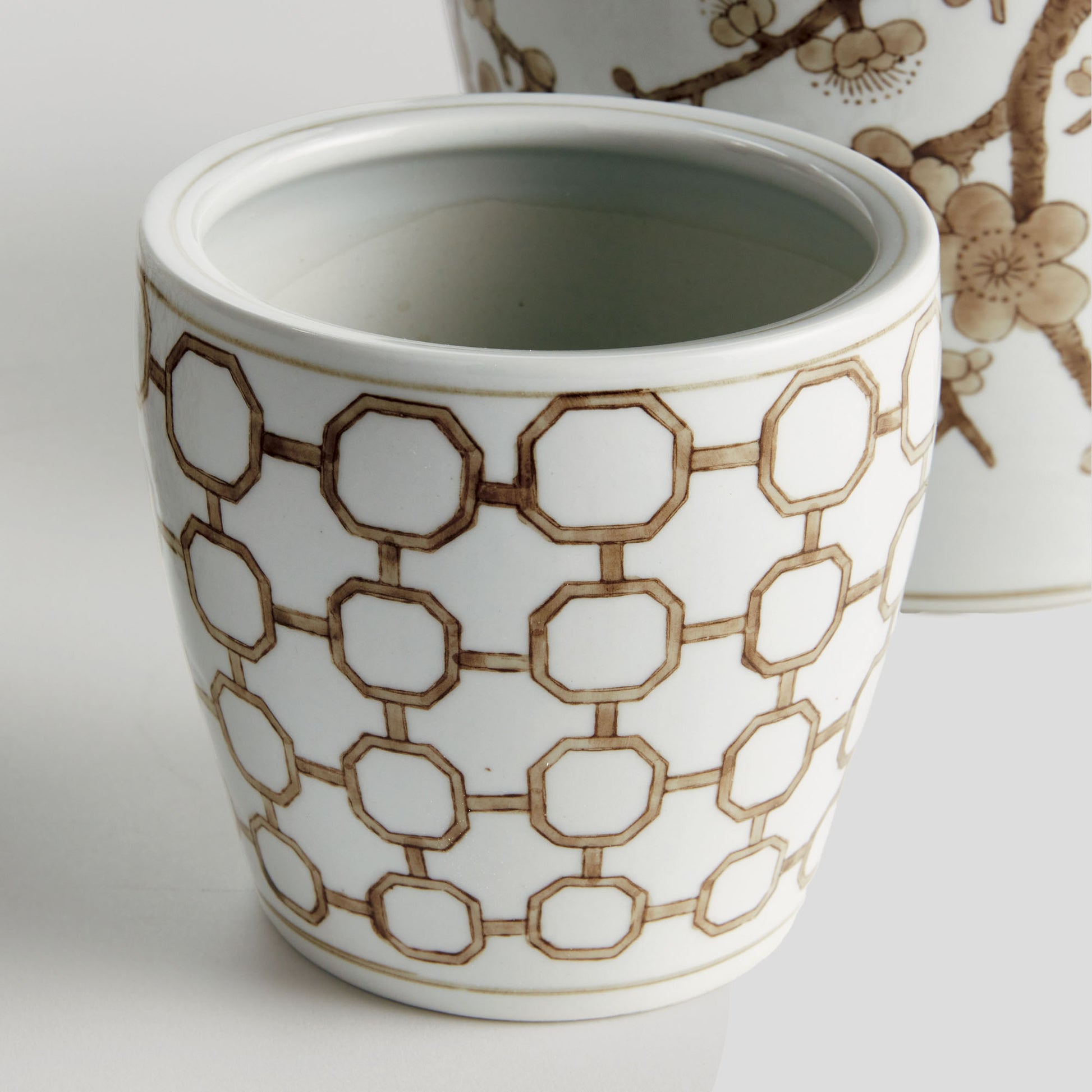 Chinoiserie taupe ceramic flower pots (set of 3) - stylish home accent (Image3).