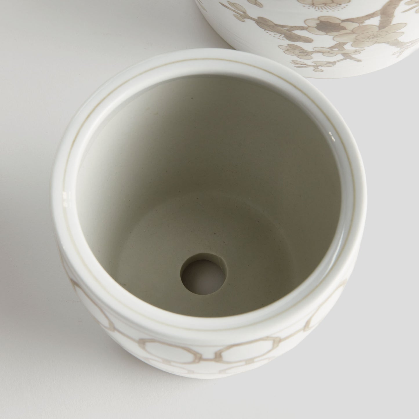 Chinoiserie taupe ceramic flower pots (set of 3) - stylish home accent (Image6).