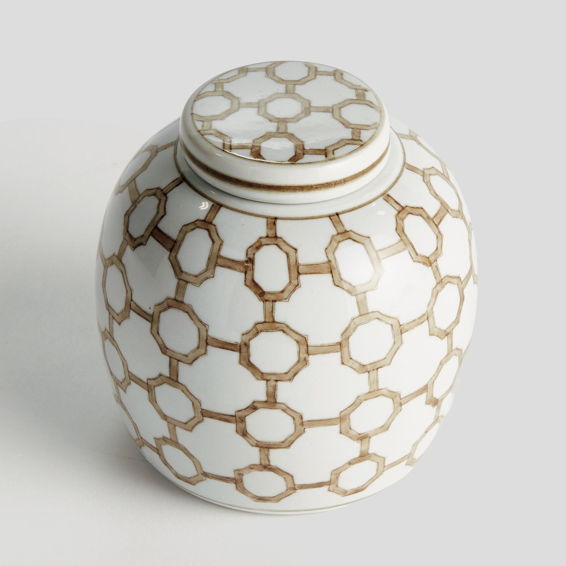 Chinoiserie taupe ceramic lidded jar - stylish home accent (Image2).