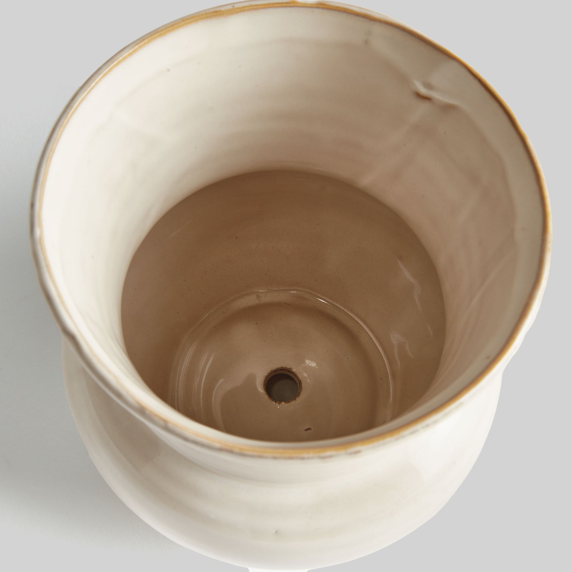 Cream stoneware medium 6.5 inch pot - stylish home accent (Image2).