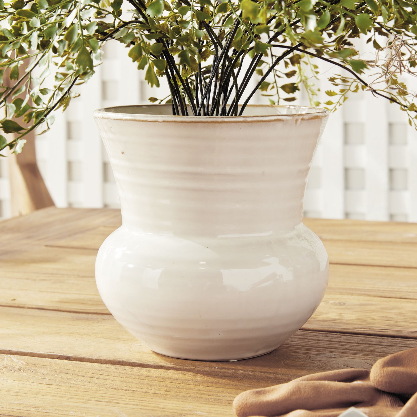 Cream stoneware medium 6.5 inch pot - stylish home accent (Image4).