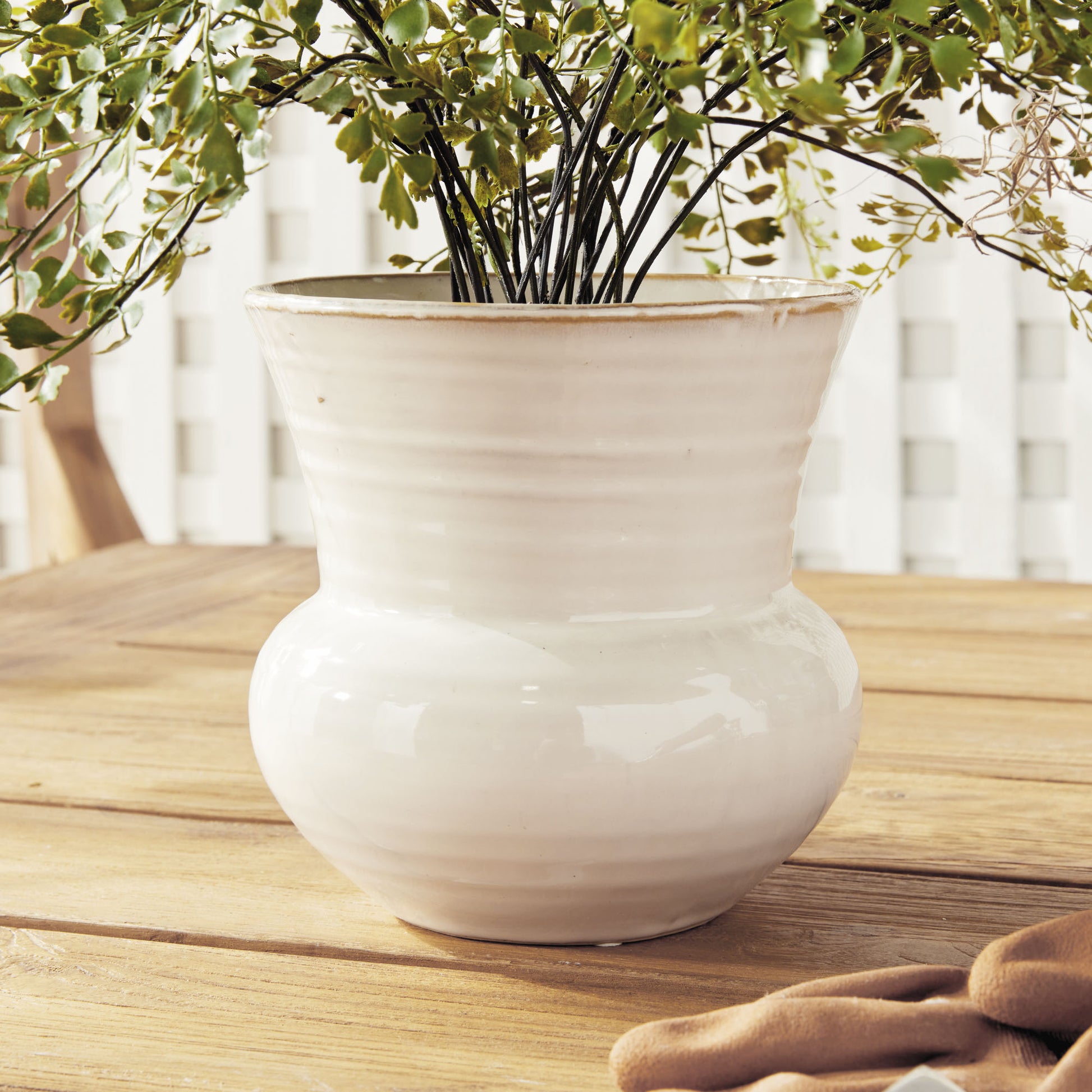 Cream stoneware medium 6.5 inch pot - stylish home accent (Image4).